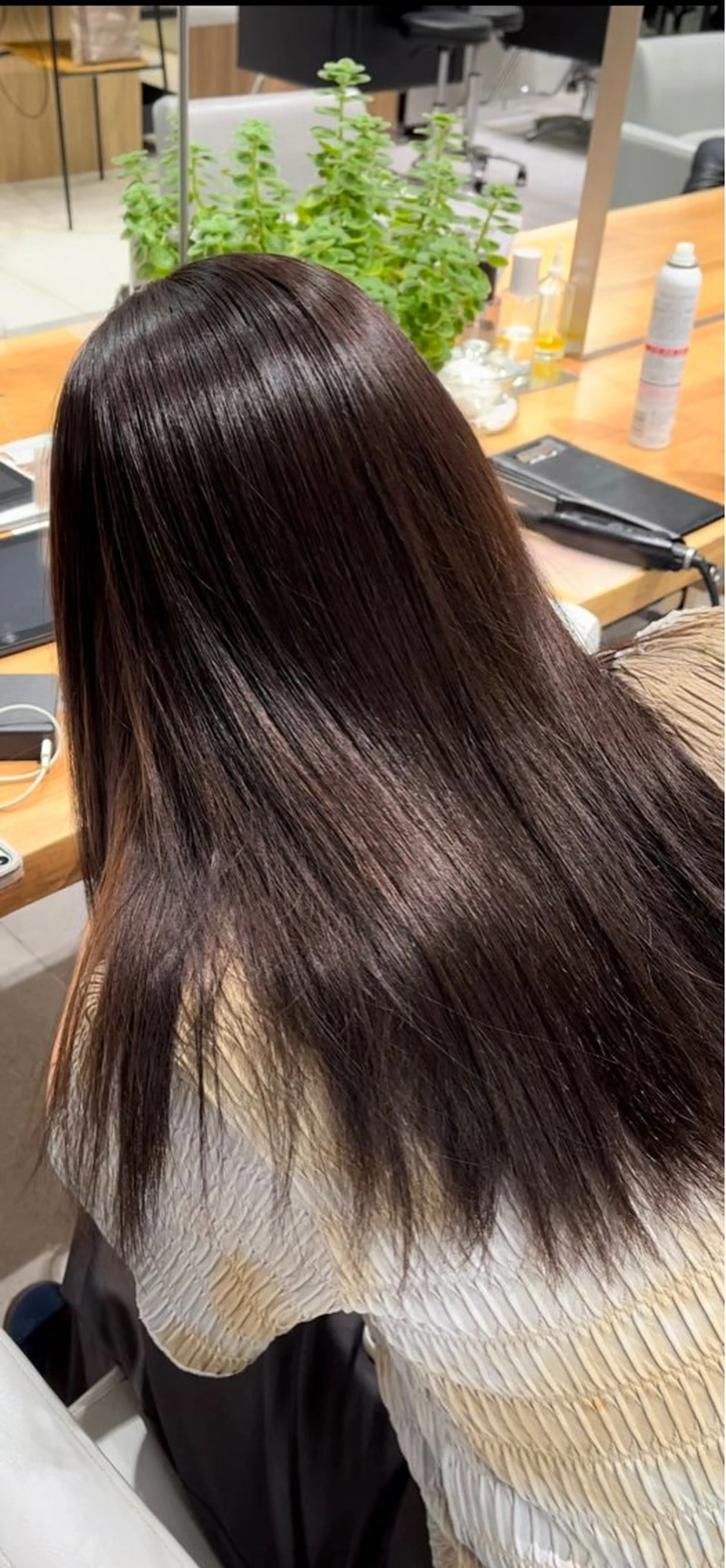 ☔️湿気でも綺麗☔️艶髪縮毛矯正➕カット✨の写真