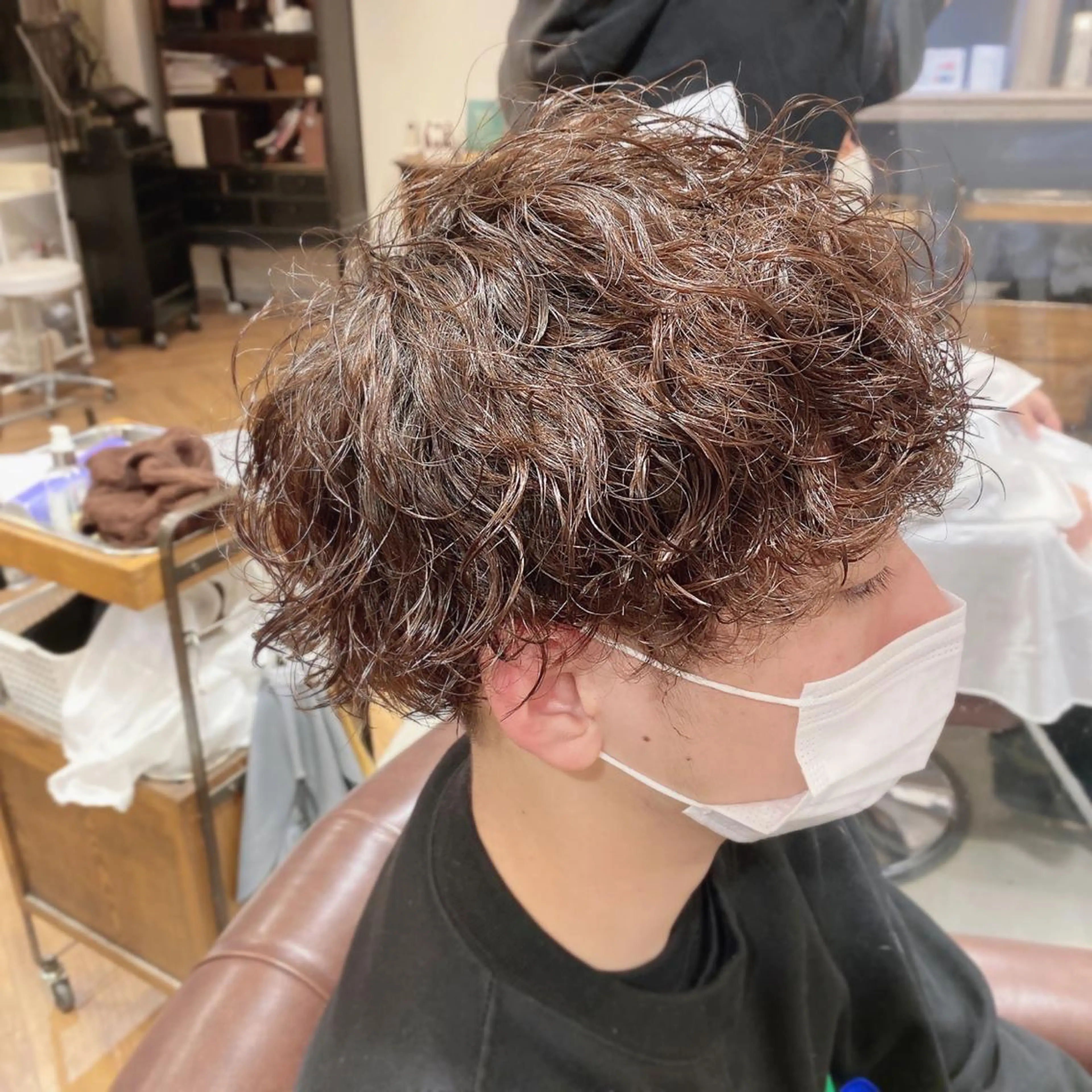 ショート パーマ メンズ メンズパーマ 波巻きパーマ スパイラルパーマ カット パーマ トリートメント メンズパーマ 西條真治のヘアスタイル