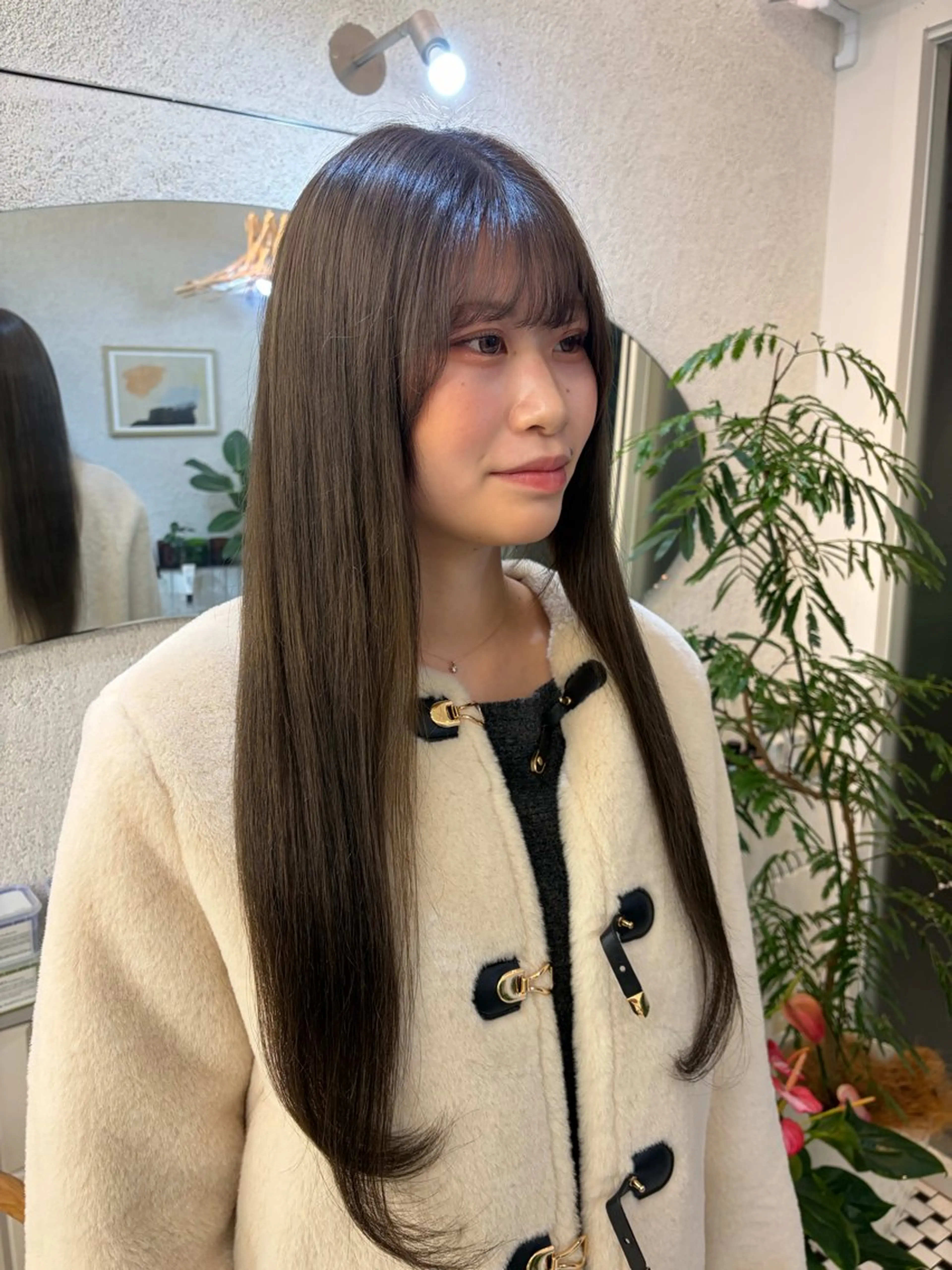 ロング ヘアカラー リン🔔ボブ cut ベージュカラー🤎のヘアスタイル