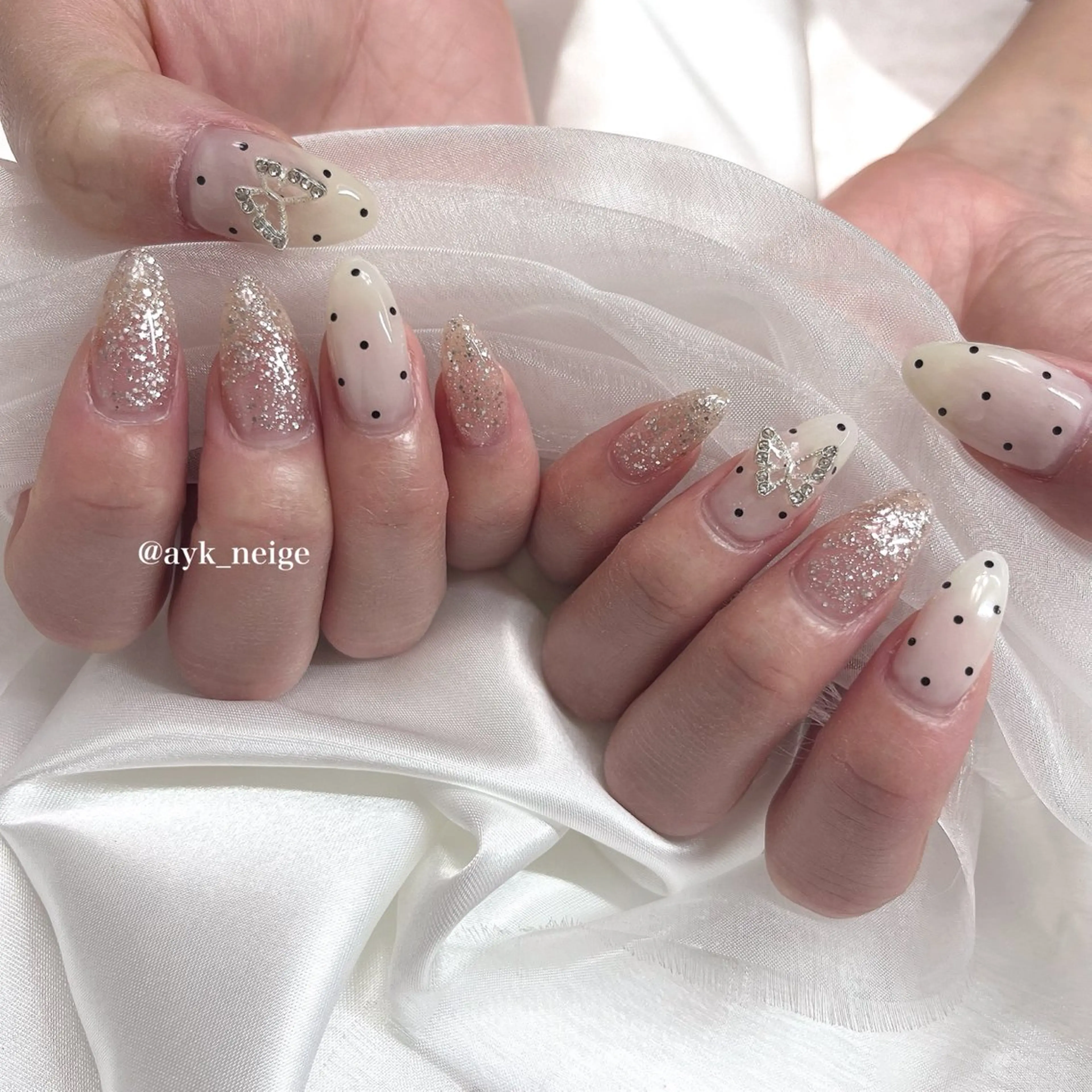 ネイル フットネイル フレンチネイル キラキラネイル 韓国ネイル マグネットネイル n'eige nail所属・大谷 綾香のネイルデザイン