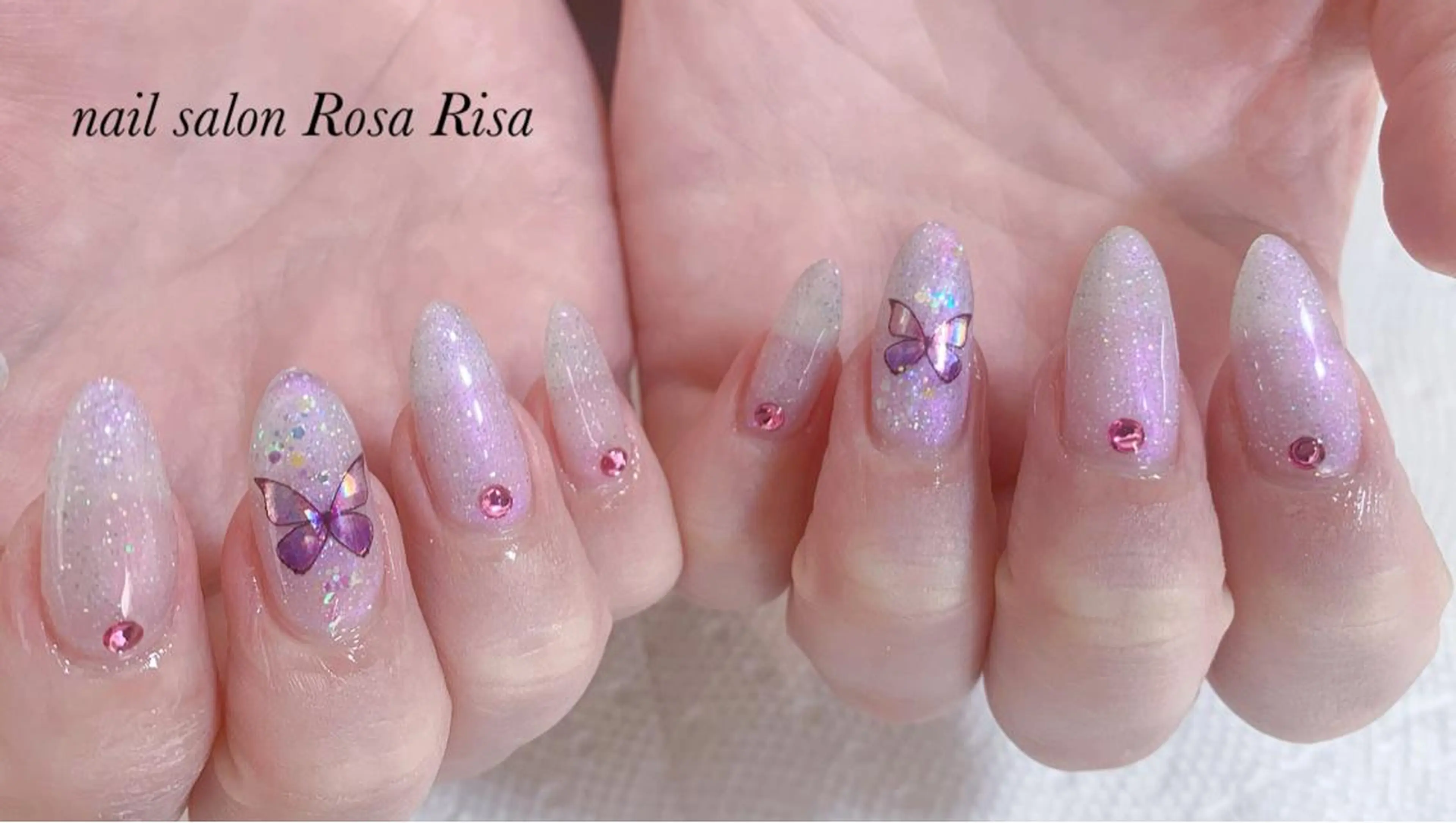 セミロング ネイル ストーンネイル ネイルスタジオ シェイクユアハンズのネイルデザイン