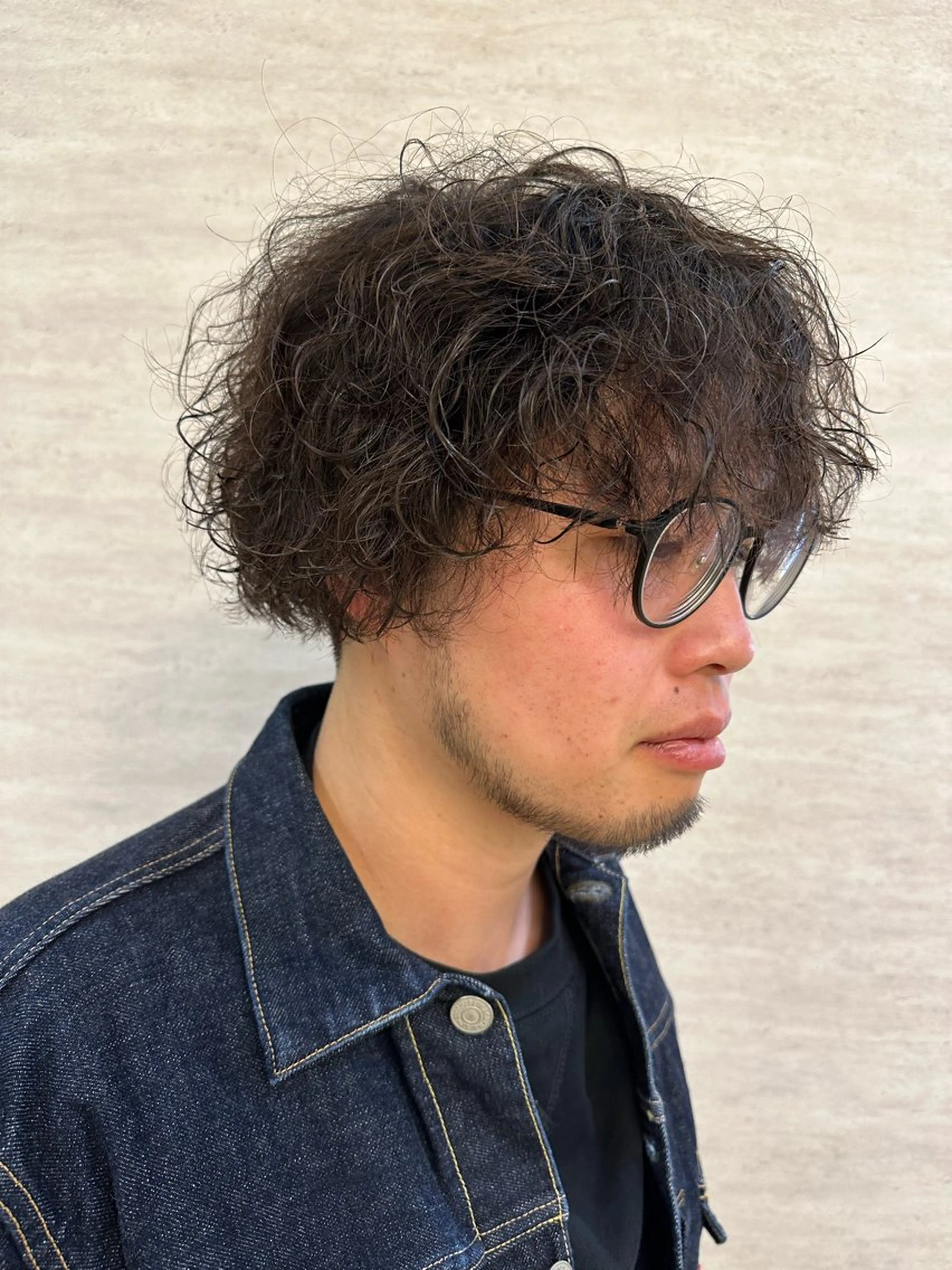 パーマ メンズ メンズバレイヤージュ メンズブリーチ メンズハイライト メンズインナーカラー メンズパーマ newi まーぼーのヘアスタイル