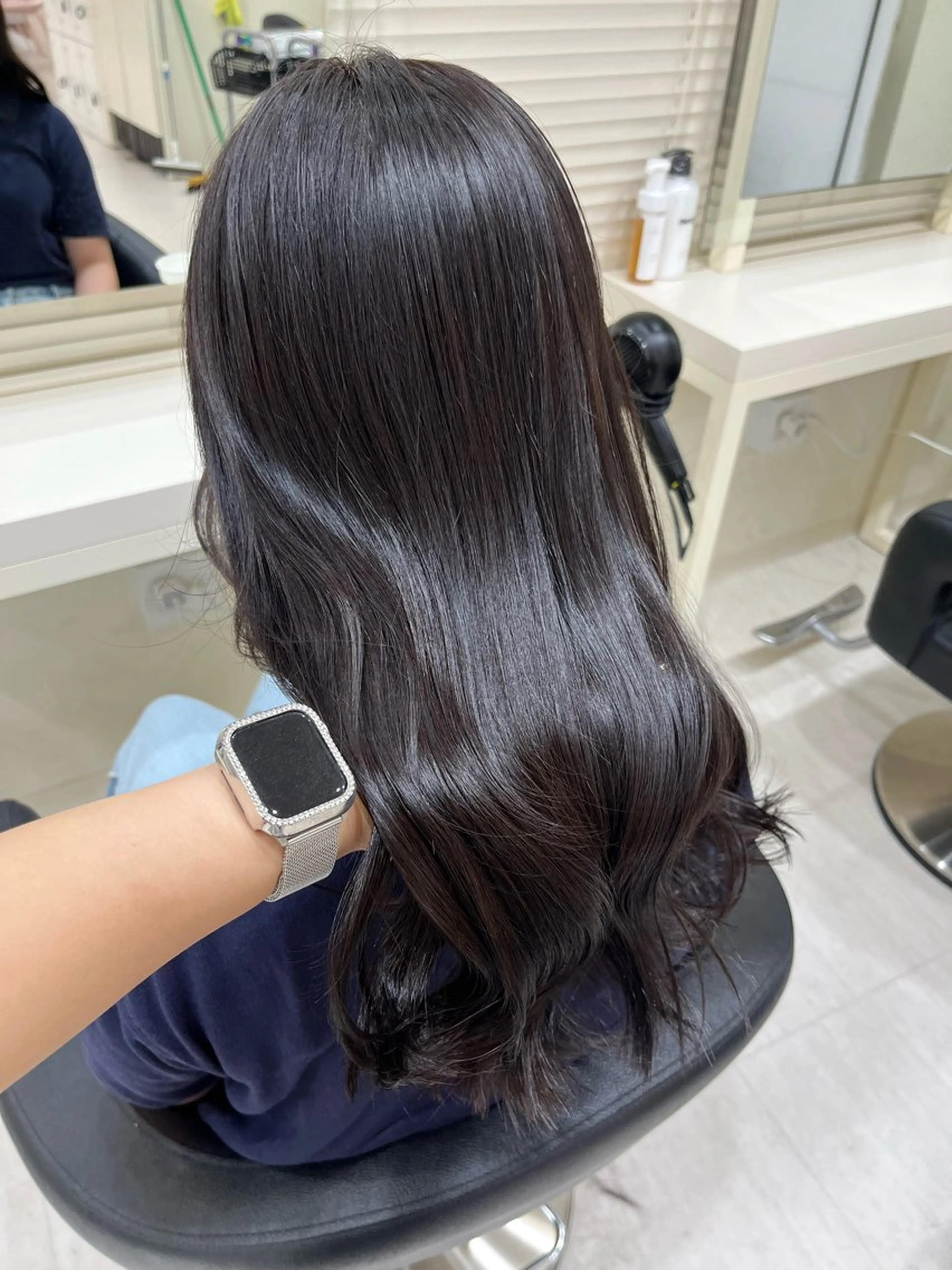 ロング カラー ヘアアレンジ 韓国レイヤー＆ピンク 艶髪🩶maikoのヘアスタイル