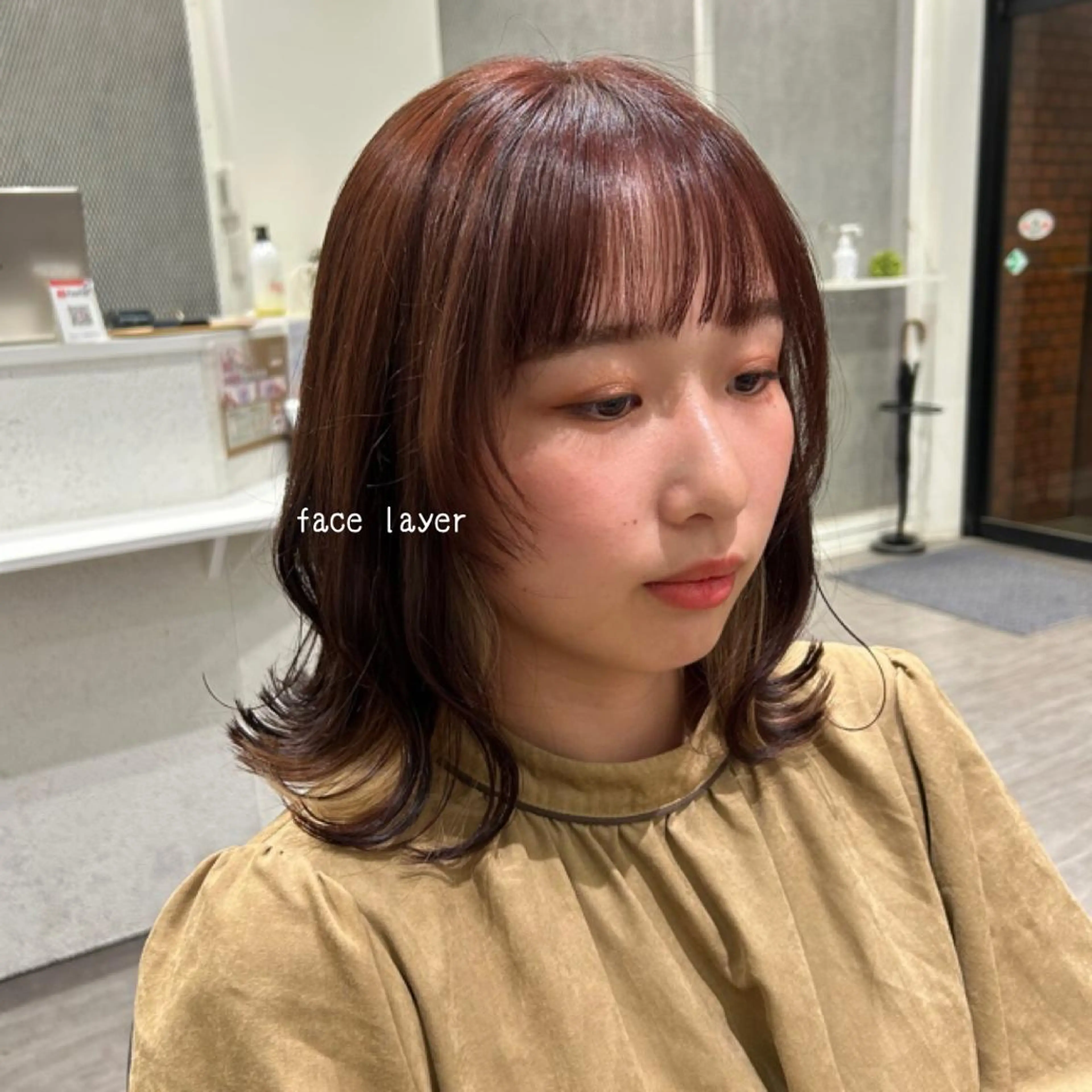 ミディアム カラー 顔周りカット ウルフカット 片平 帆香のヘアスタイル