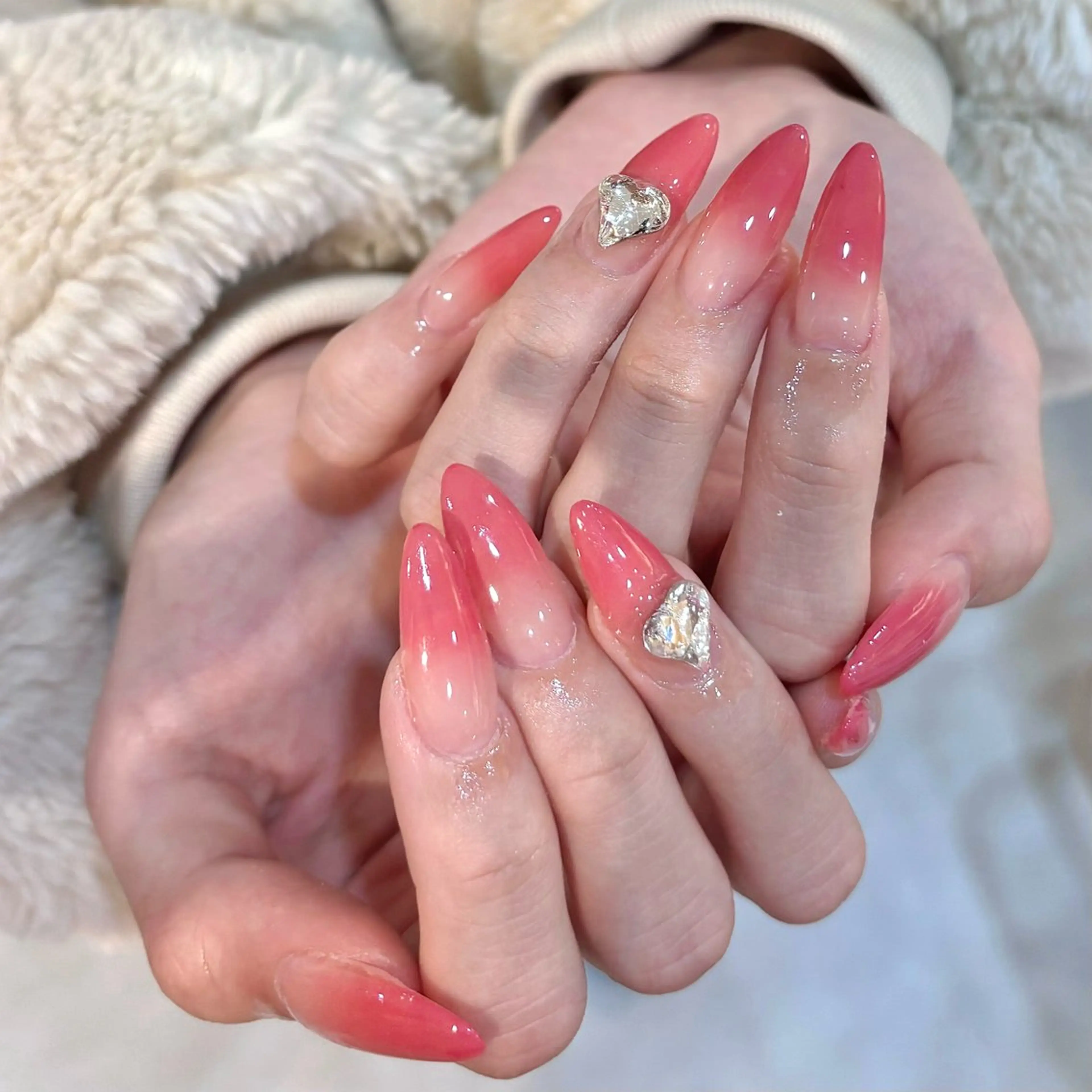 ネイル ハンドネイル 💗キラネイル💗 モチ最高のネイルデザイン