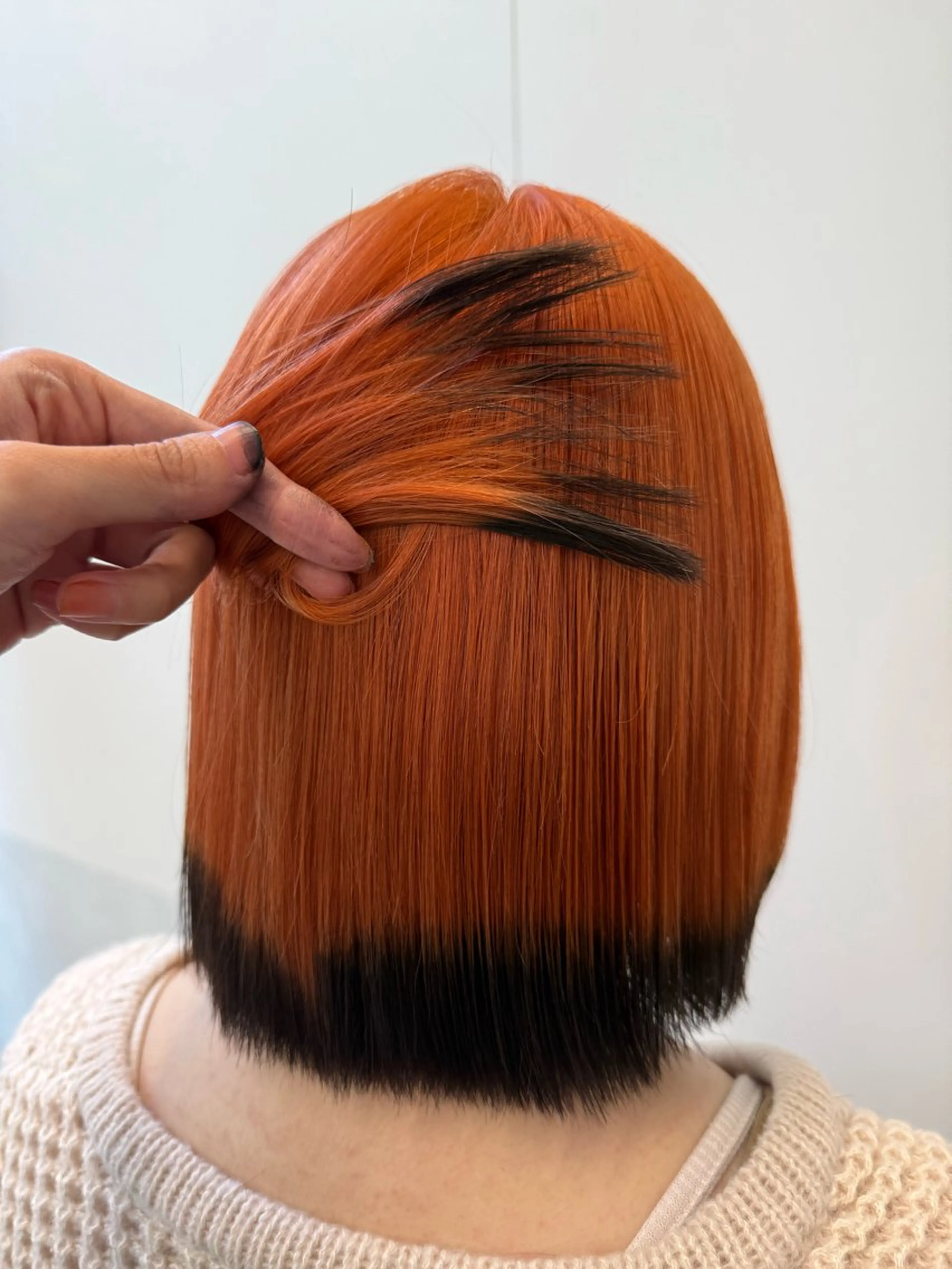 ミディアム カラー 黒髪 ブリーチ ケアブリーチ ダブルカラー 狐カラー ヘアカラー トリートメント インナーカラー/推し ウルフ/アニメカラーのヘアスタイル