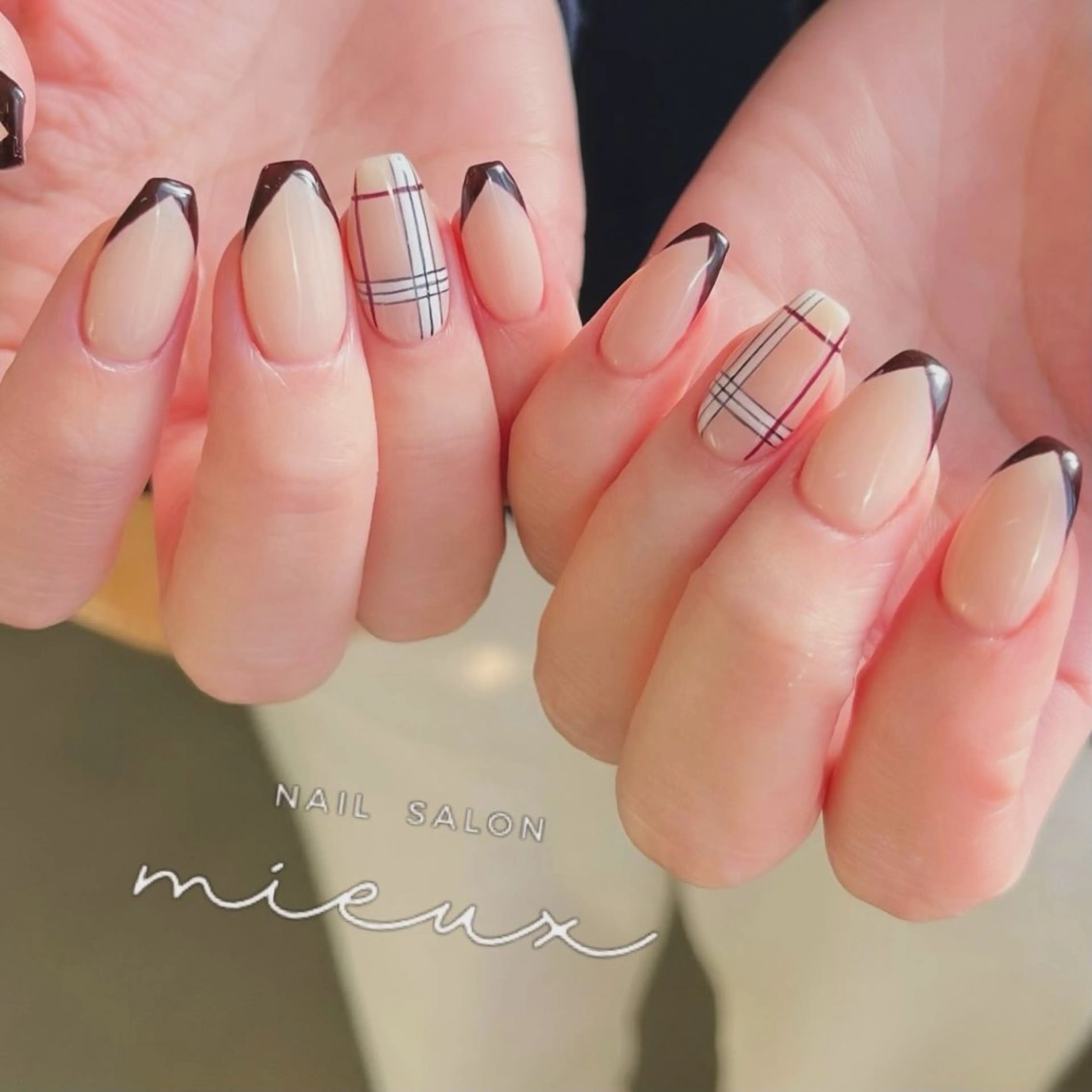 ネイル ハンドネイル mieux ariiiのネイルデザイン