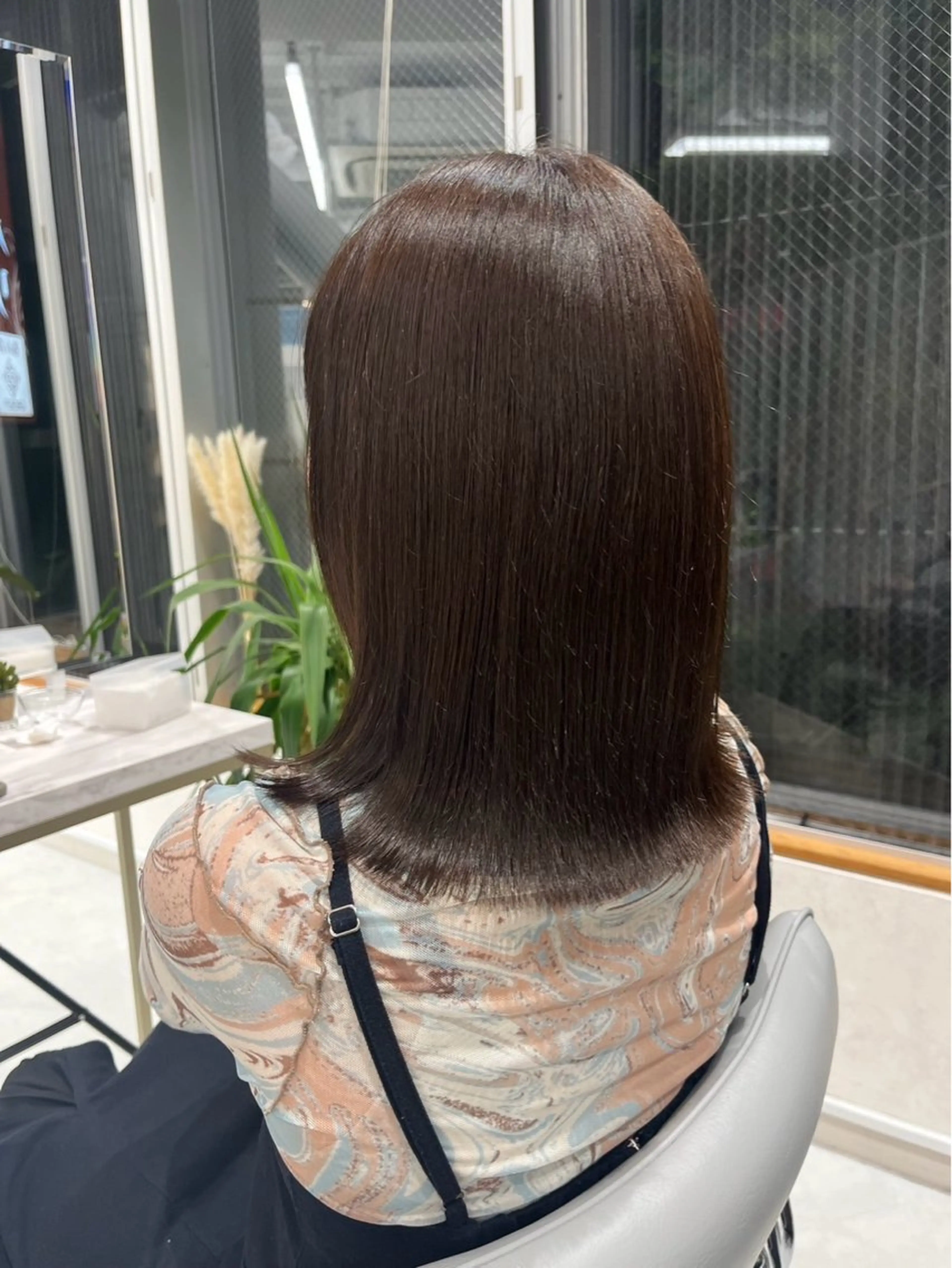 セミロング カラー 半個室サロンyoures hair 髪質改善トリートメント東新宿店所属・榊原 竜弥のヘアスタイル