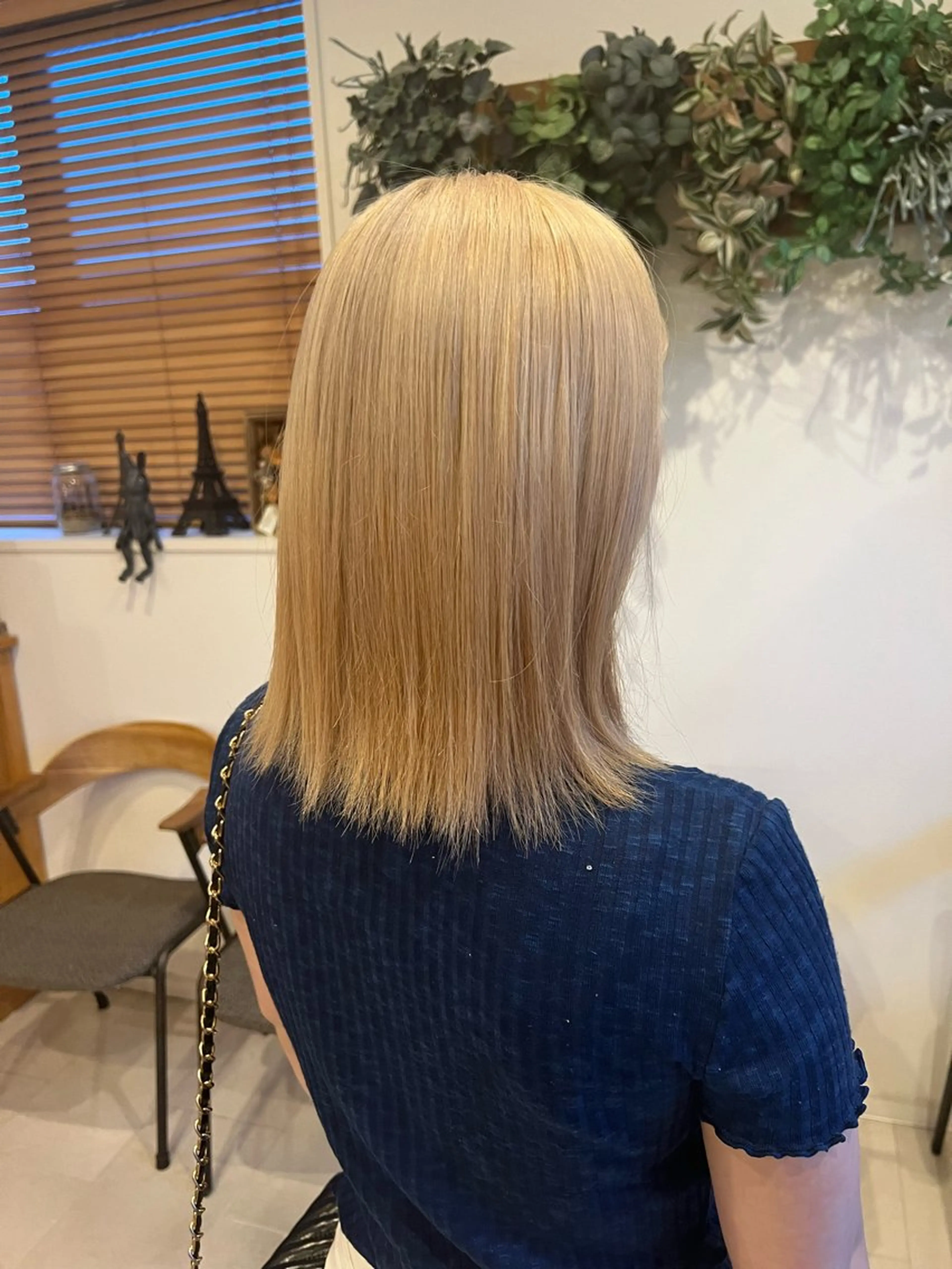 ミディアム カラー ヘアカラー ハイトーンカラー 坂本 翼のヘアスタイル