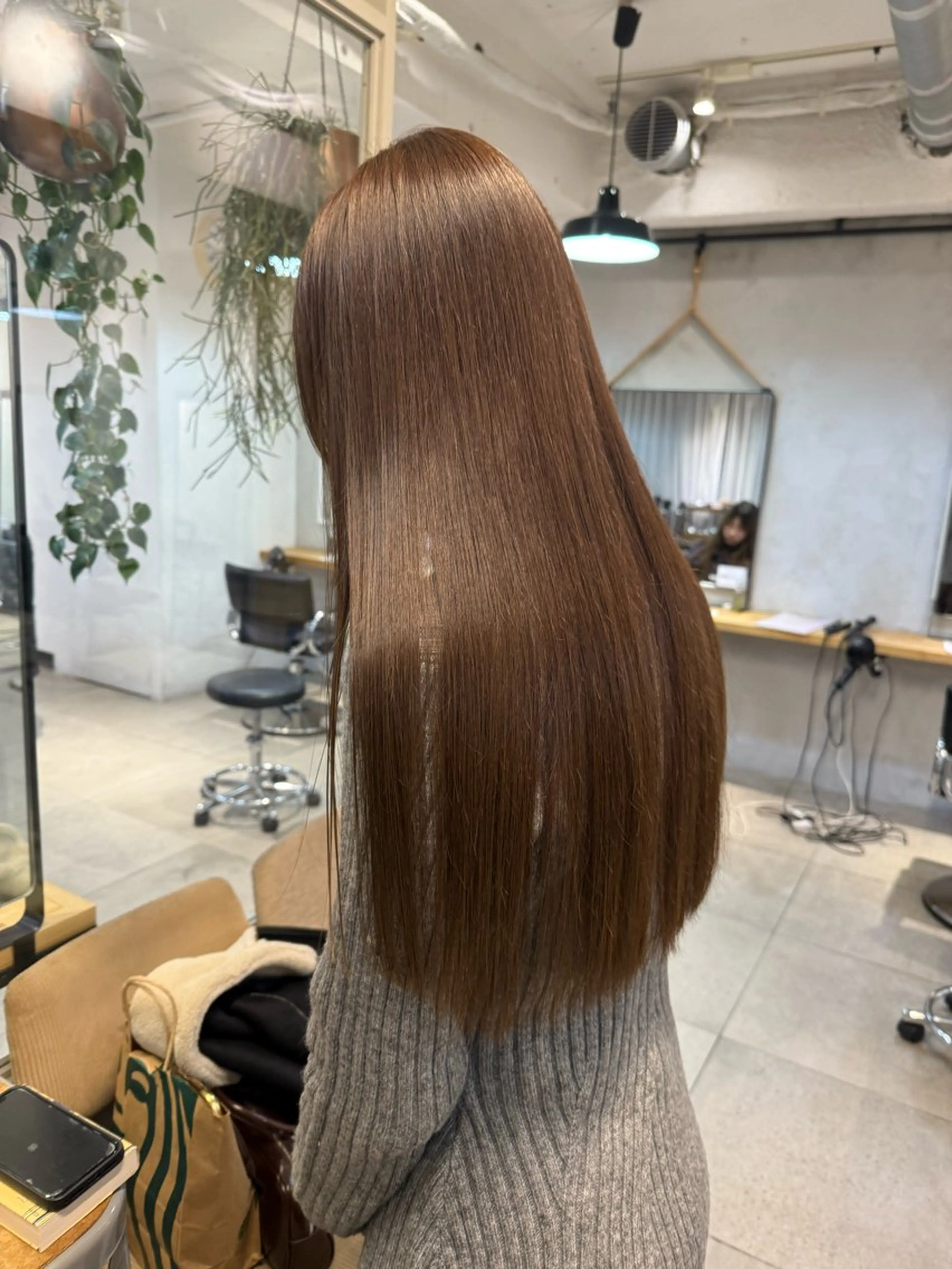 ロング カラー ミルクティー× グレージュMOMOのヘアスタイル