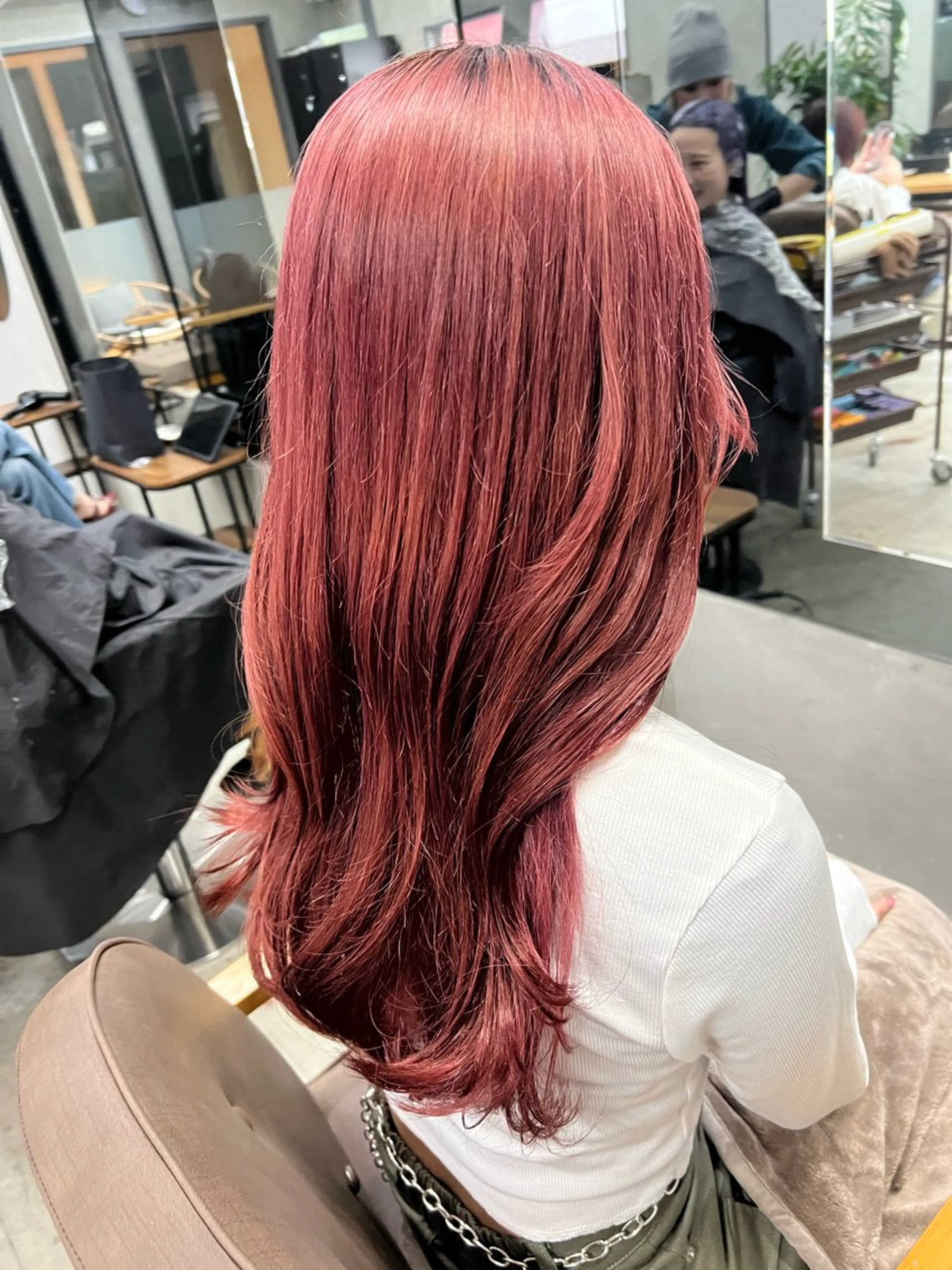 セミロング maya レイヤーカットのヘアスタイル