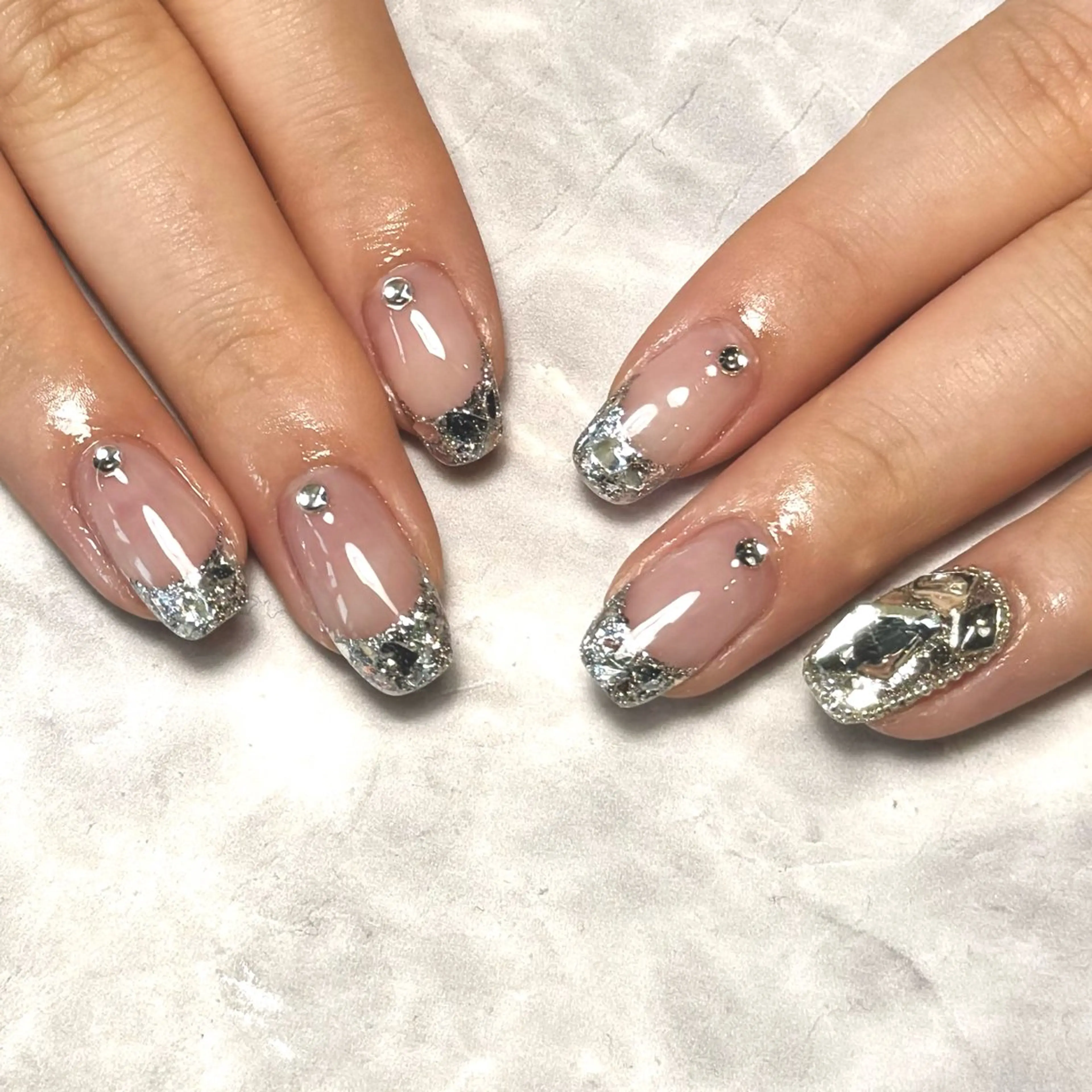 ネイル フレンチネイル ガラスフレンチ キラキラネイル 夏ネイル ハンドネイル Nail Salon Lillion【リリオン】所属・lillion karenのネイルデザイン