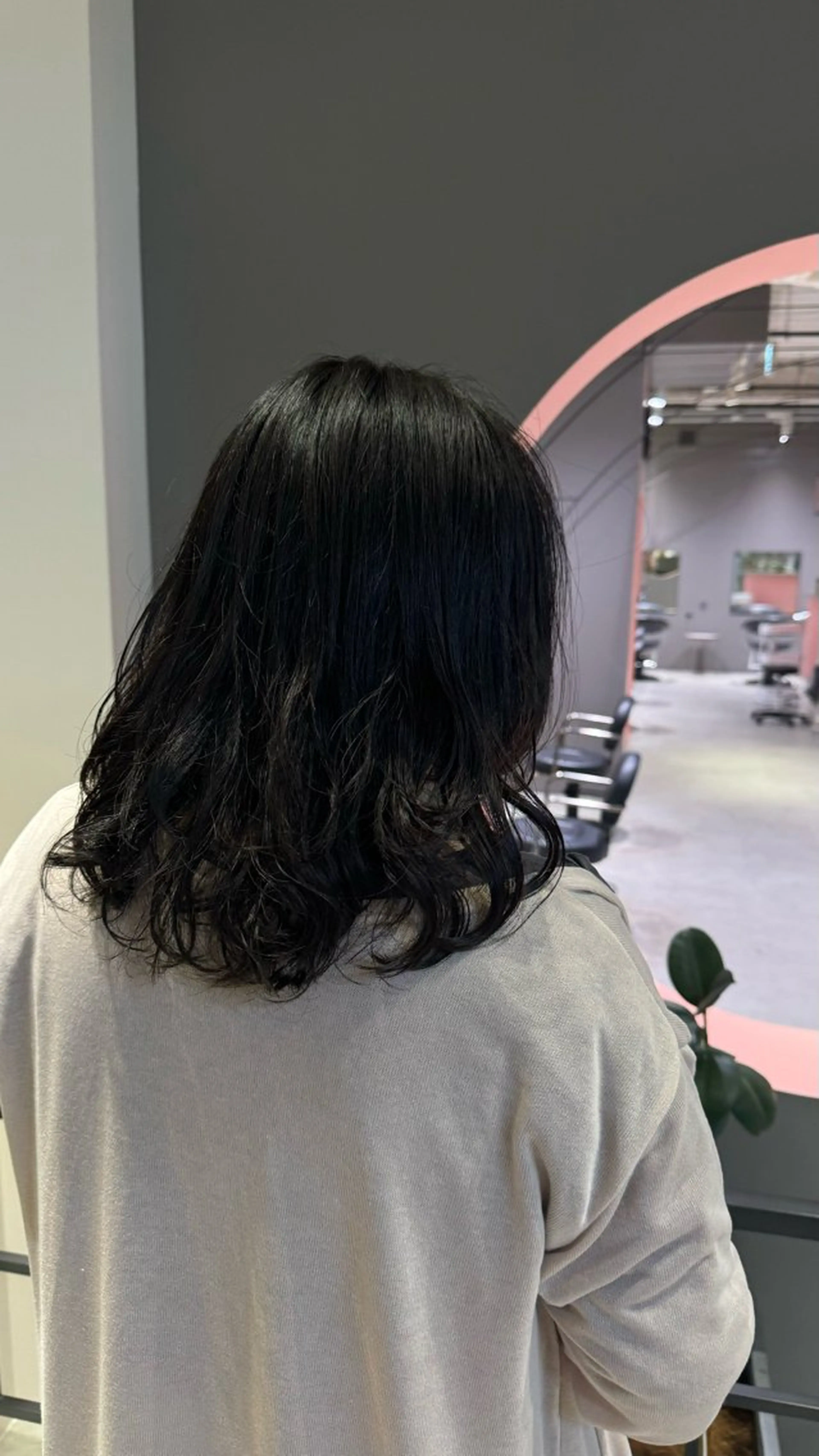 セミロング セミロングパーマ il buddy hair所属・石崎 梨華のヘアスタイル
