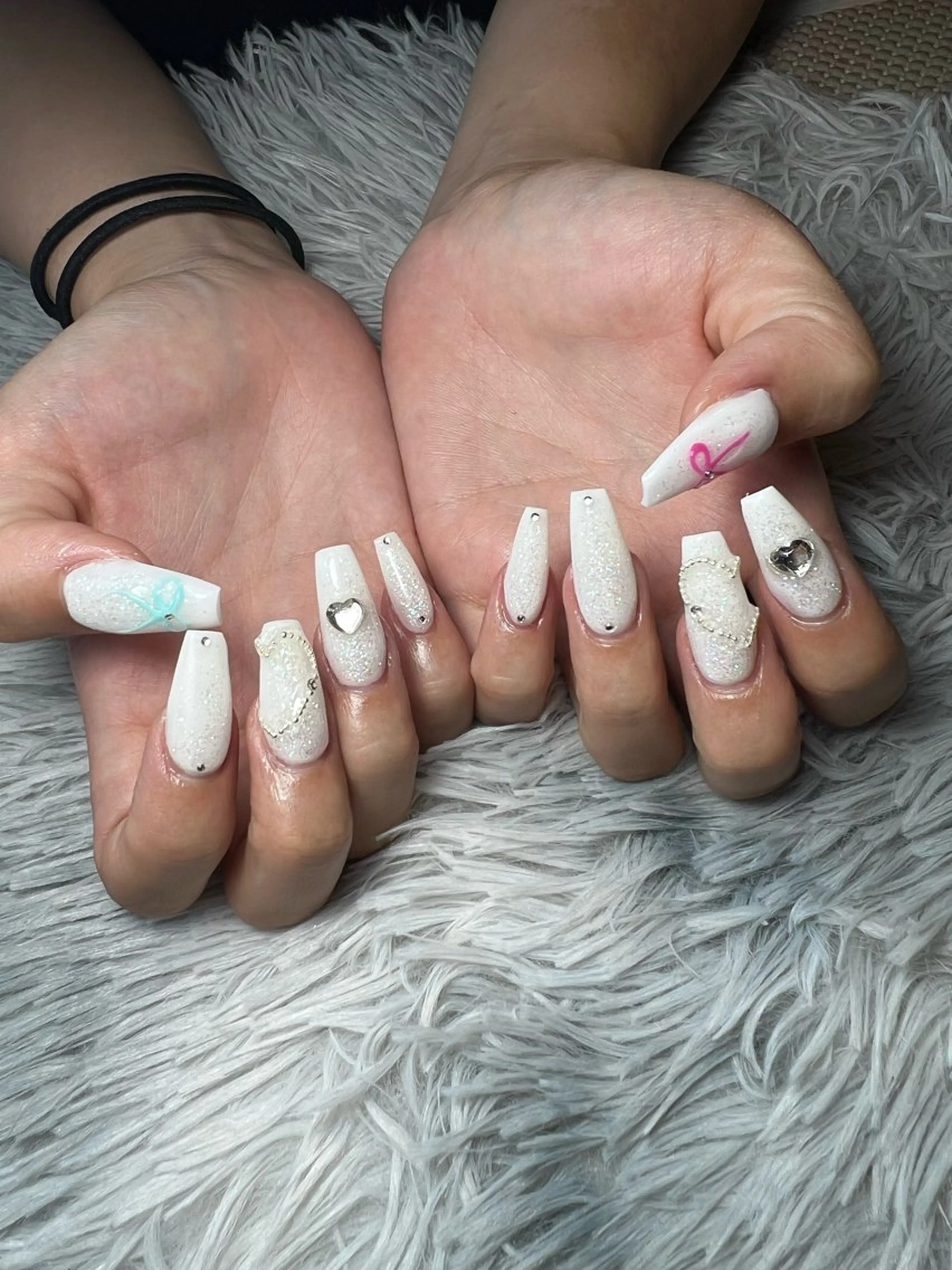 ネイル アートネイル ハート リボン スカルプネイル ハンドネイル シェヌネイル JURAのネイルデザイン