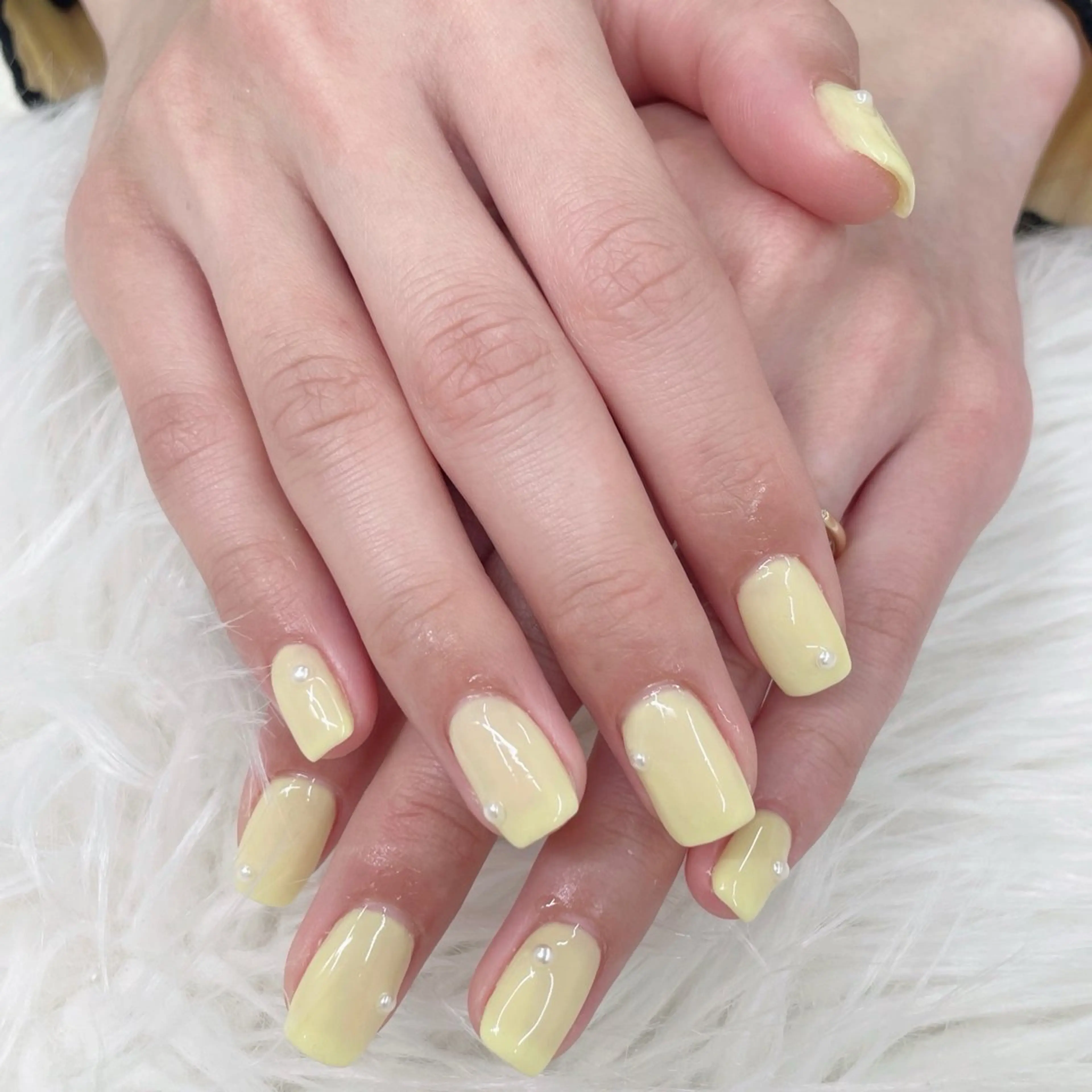 ネイル 春ネイル 黄色 エリクサーネイル池袋店所属・エリクサーネイル池袋 大槻のネイルデザイン