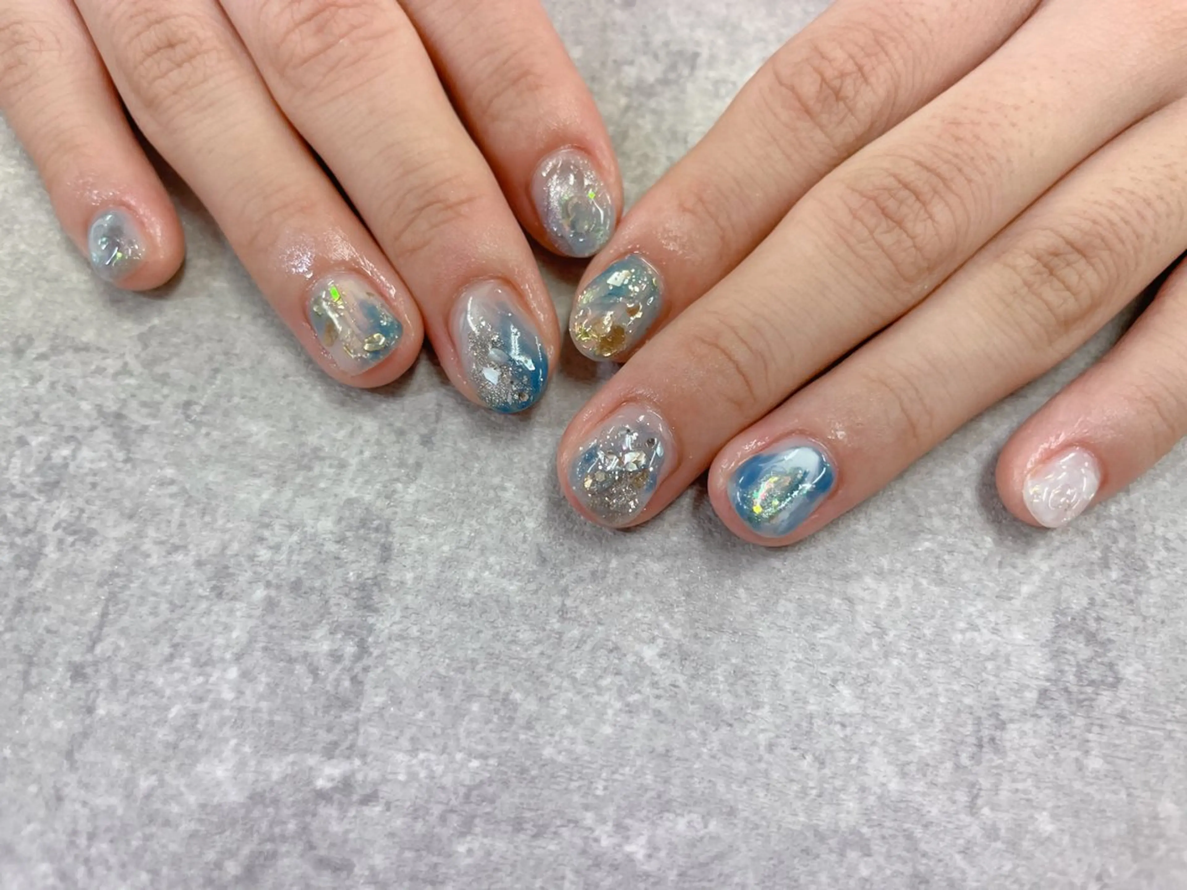 ネイル ブルー キラキラネイル ラメ(グリッター) マグネットネイル ニュアンスネイル ハンドネイル foglia❁﻿. ⌇﻿imamuraのネイルデザイン