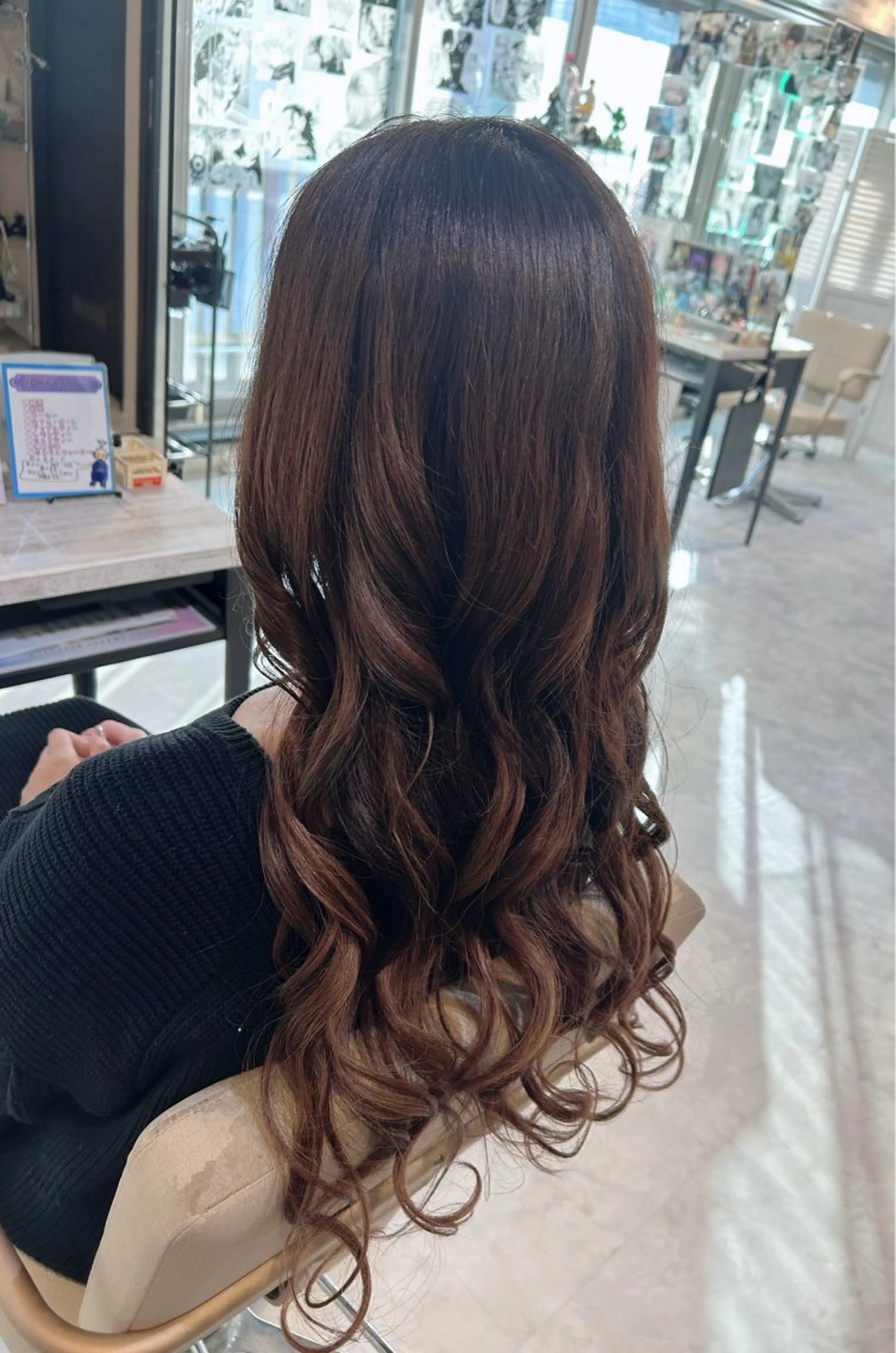 ロング ヘアアレンジ 荻野 ひなのヘアスタイル