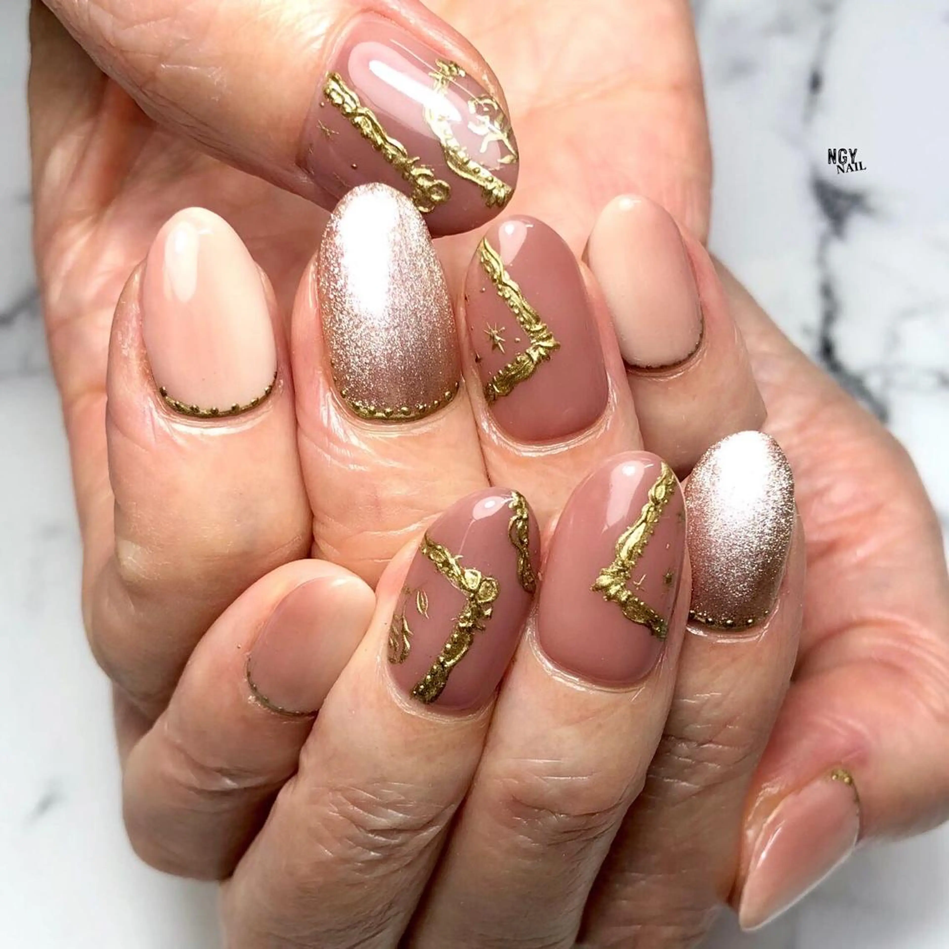 ネイル アートネイル ブラウン ジェルネイル グラデーション マグネットネイル オフのみ(ネイル) NAIL NOWのネイルデザイン