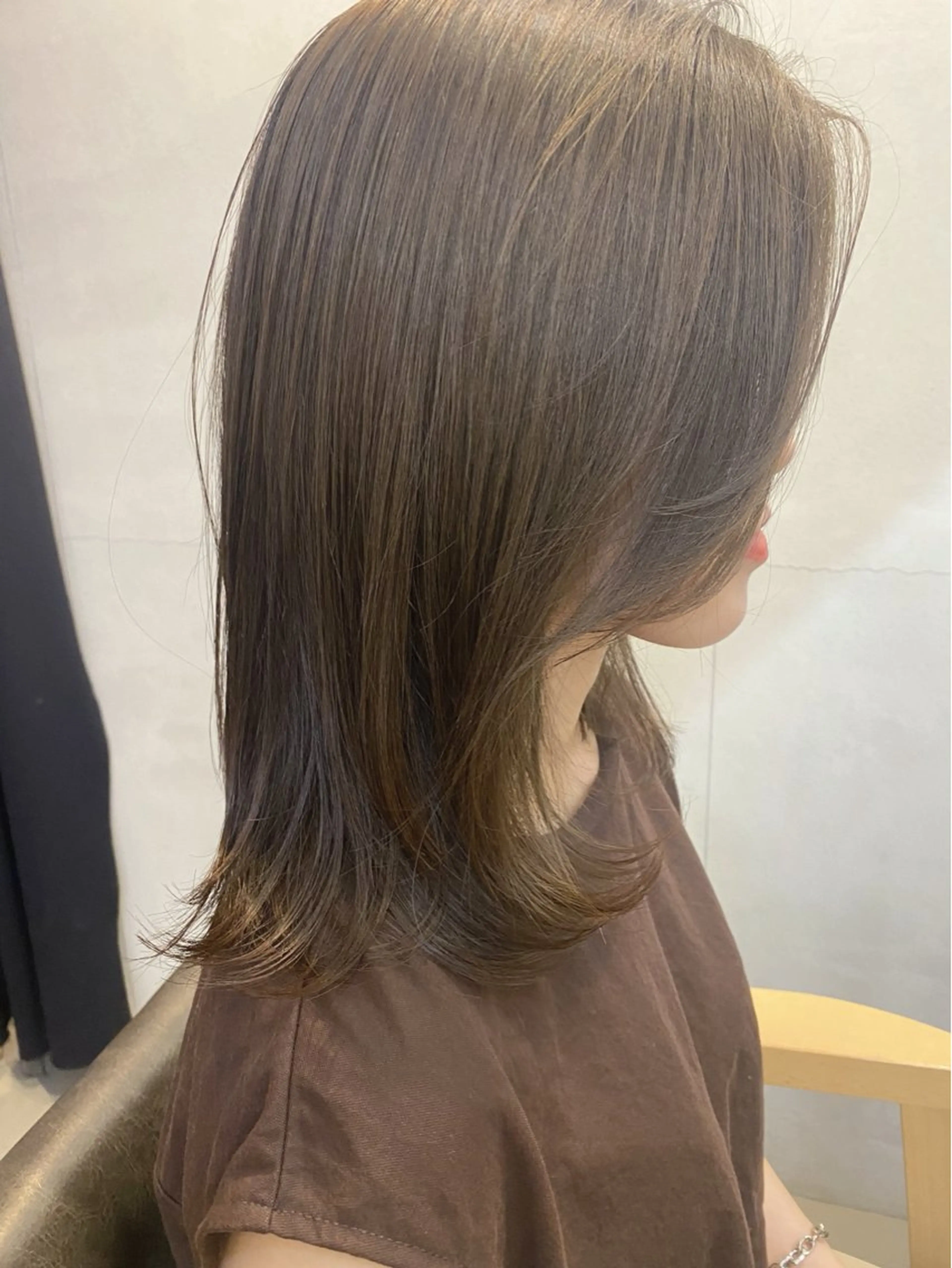 ミディアム カラー ブルーカラー 透明感カラー トリートメント conne& ririのヘアスタイル