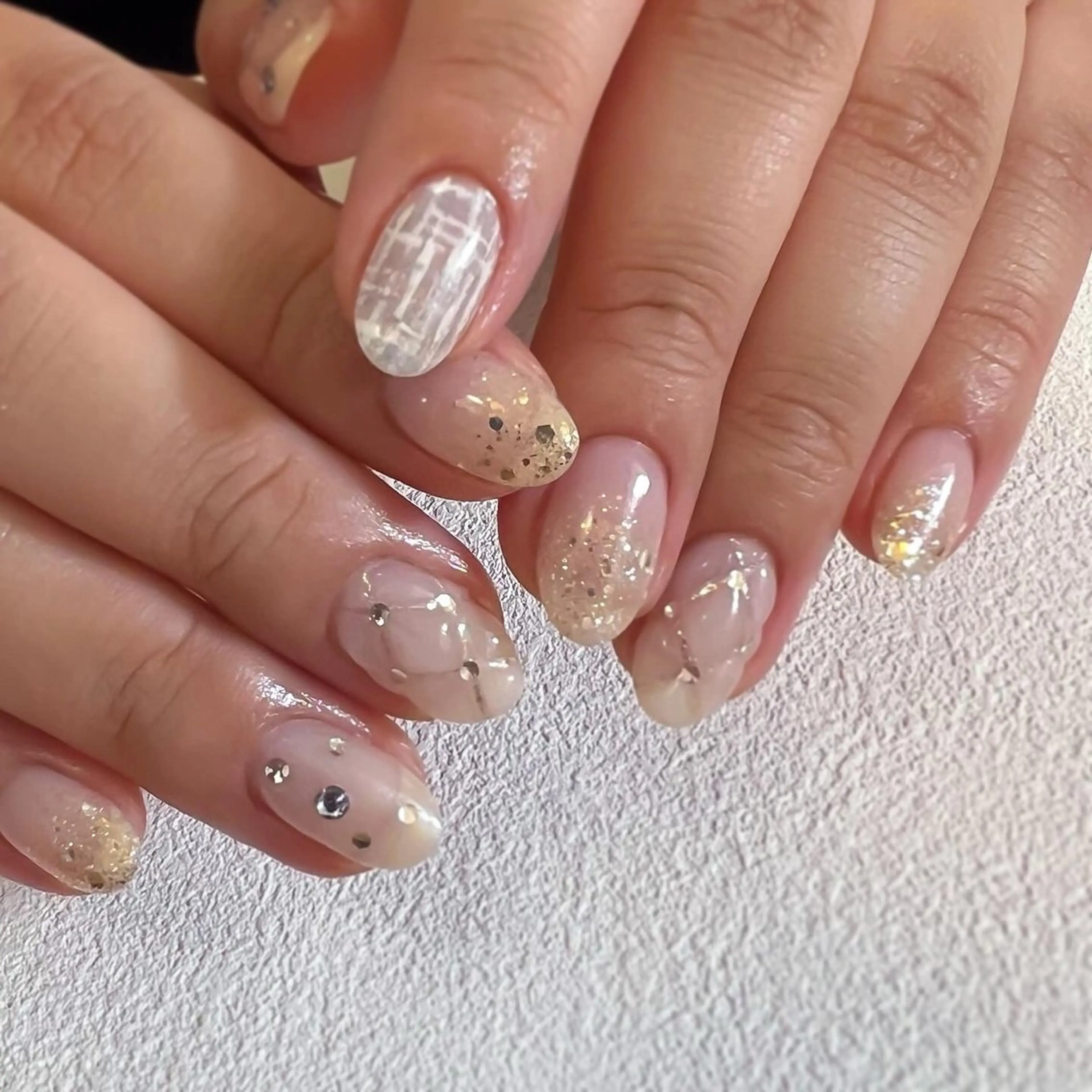 ネイル 韓国ネイル ミラーネイル ピンク ピンクベージュ シルバー ハンドネイル pointillé .ayaのネイルデザイン