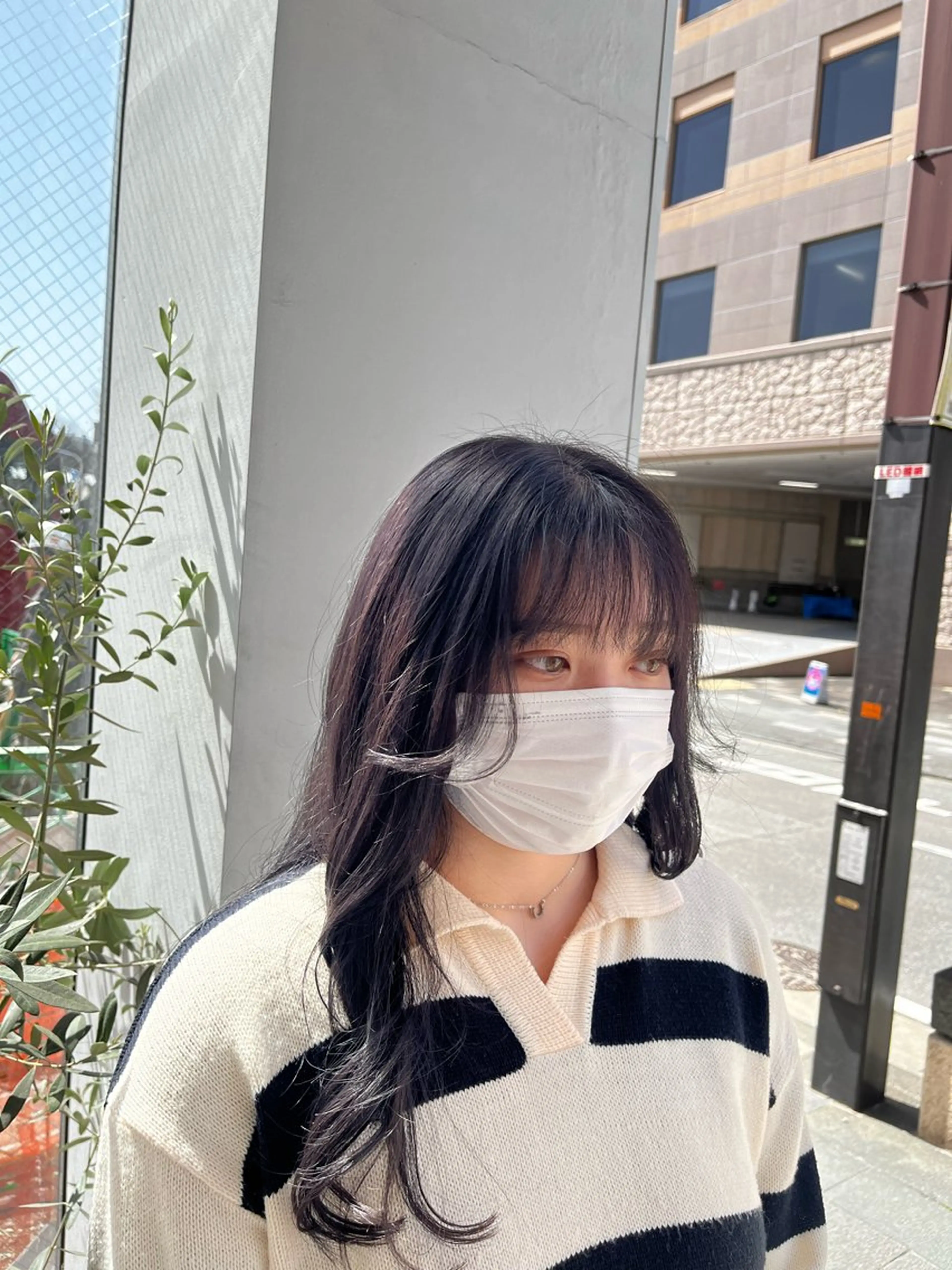 セミロング ヘアカラー かりかわ まみのヘアスタイル