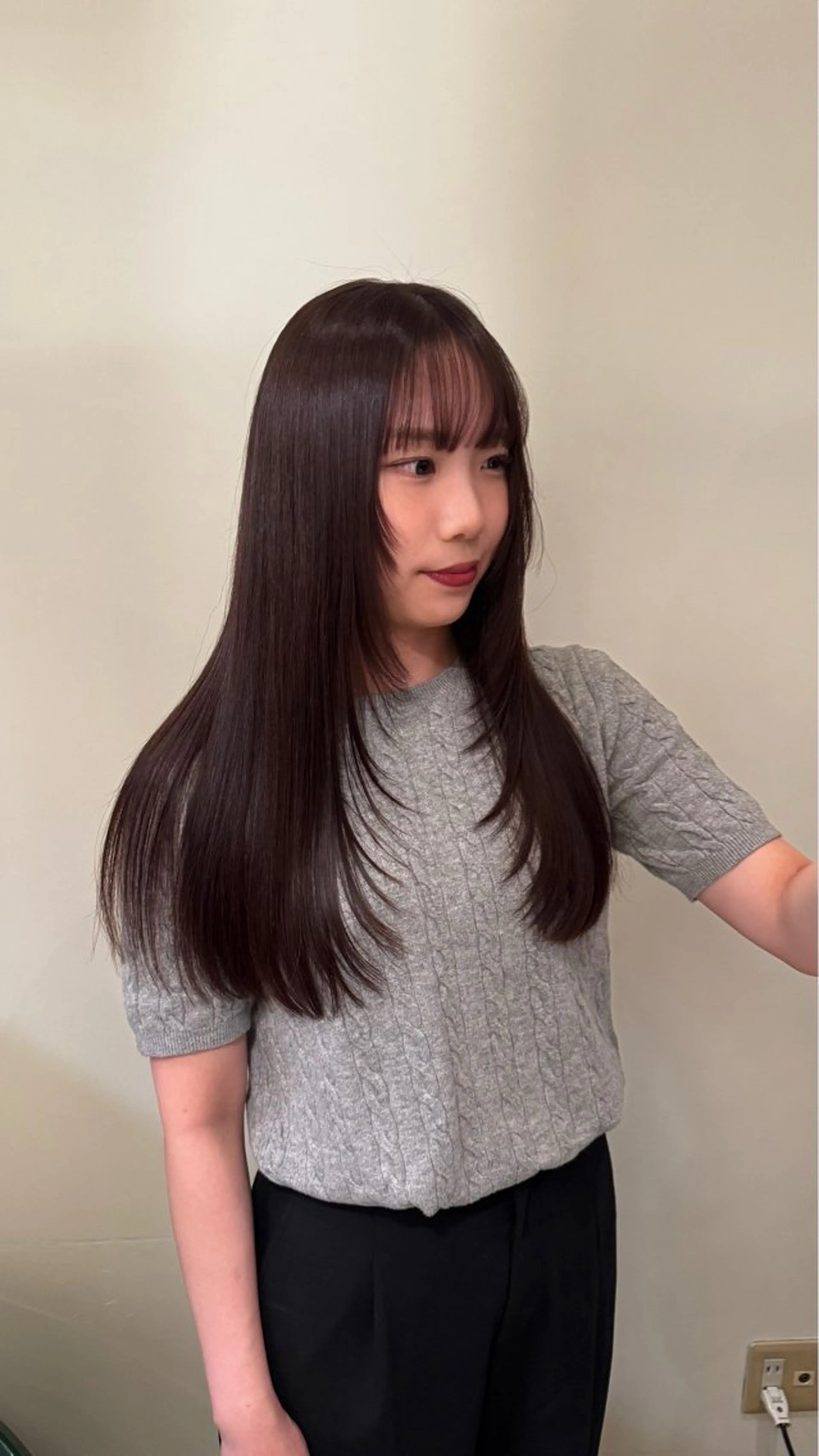 カラー ヘアカラー トリートメント ピエドプール NINAのヘアスタイル