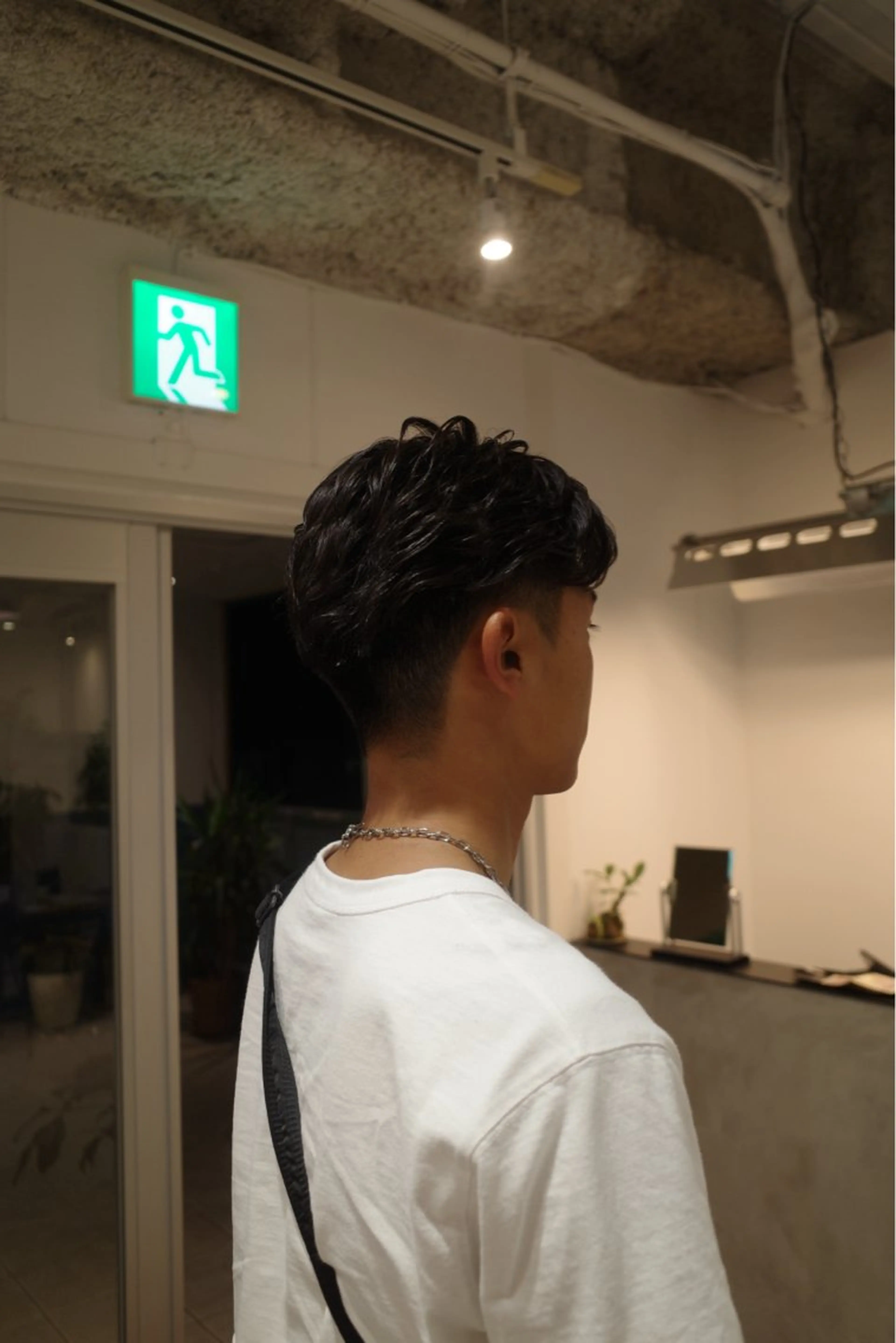 ショート パーマ メンズ フェザーパーマ メンズパーマ ニュアンスパーマ パーマ トリートメント 櫻田 愛奈のヘアスタイル