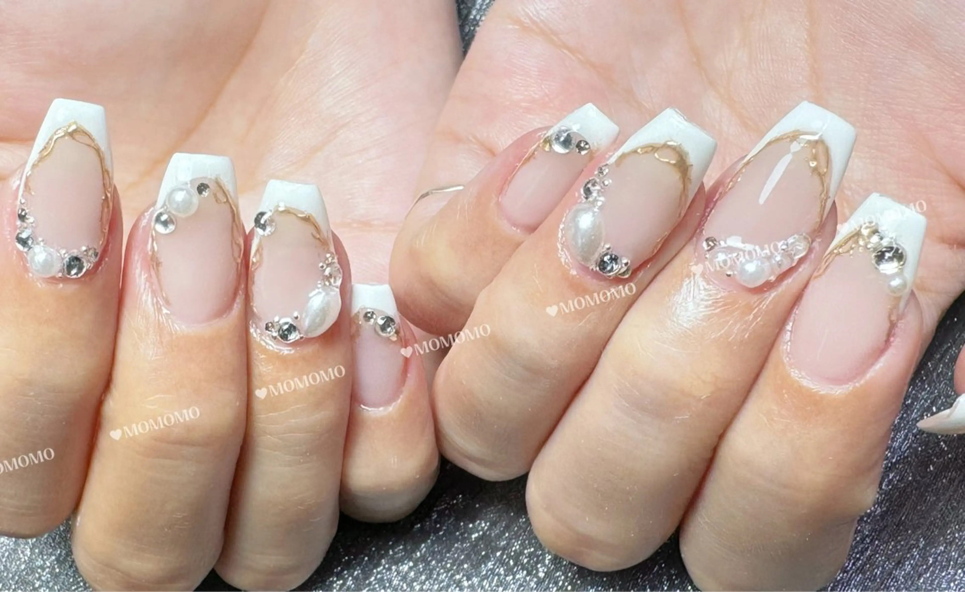 ネイル フレンチネイル ハンドネイル MOMO nail所属・NIITSU 川崎のネイルデザイン