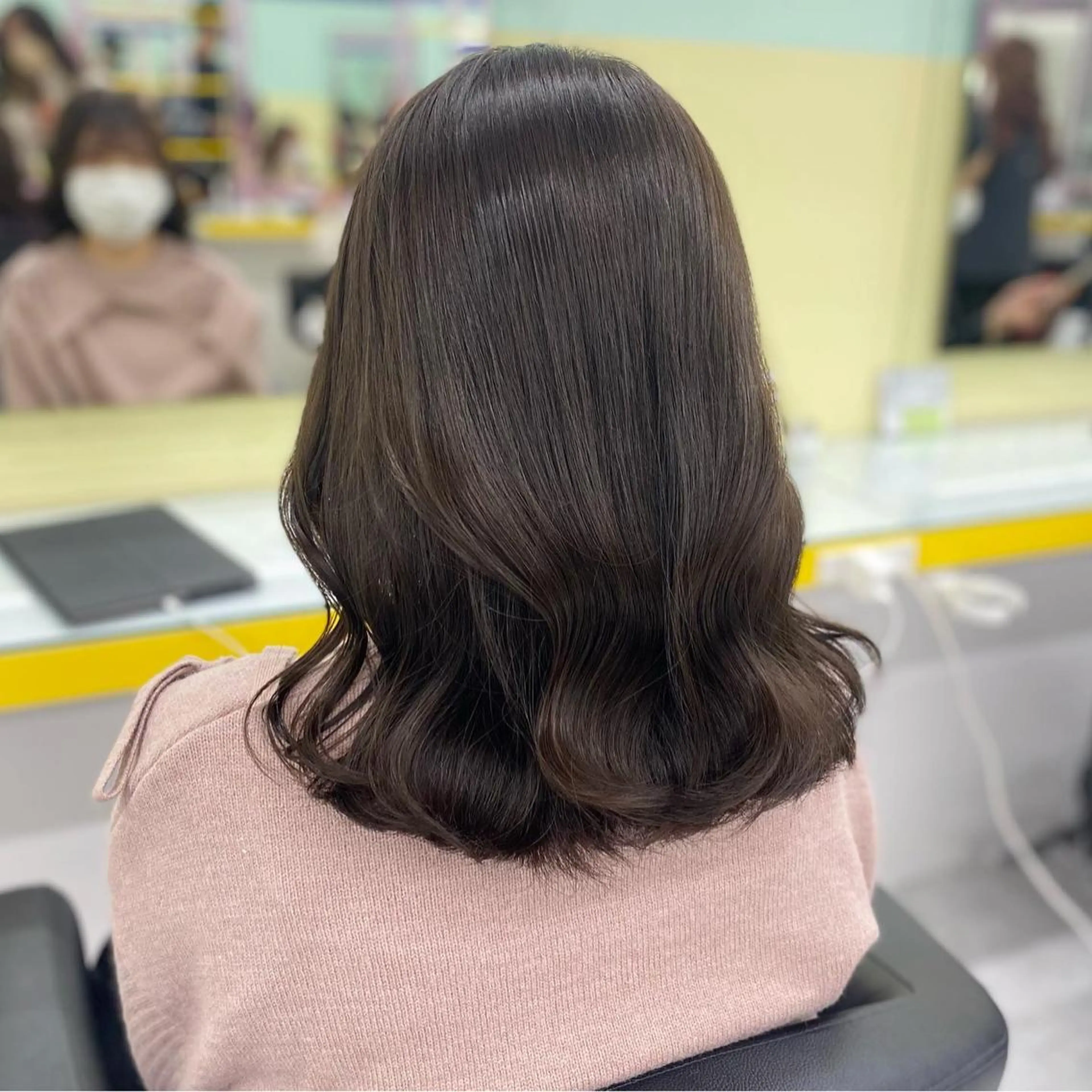 ロング カラー パーマ ヘアアレンジ メンズ キッズ ネイル マツエク・マツパ アイブロウ ブラウンカラー ショコラブラウン カラーマツエク ブラウン ヘアカラー Lumo所属・💖横浜ブリーチなし 💖MIHOのヘアスタイル