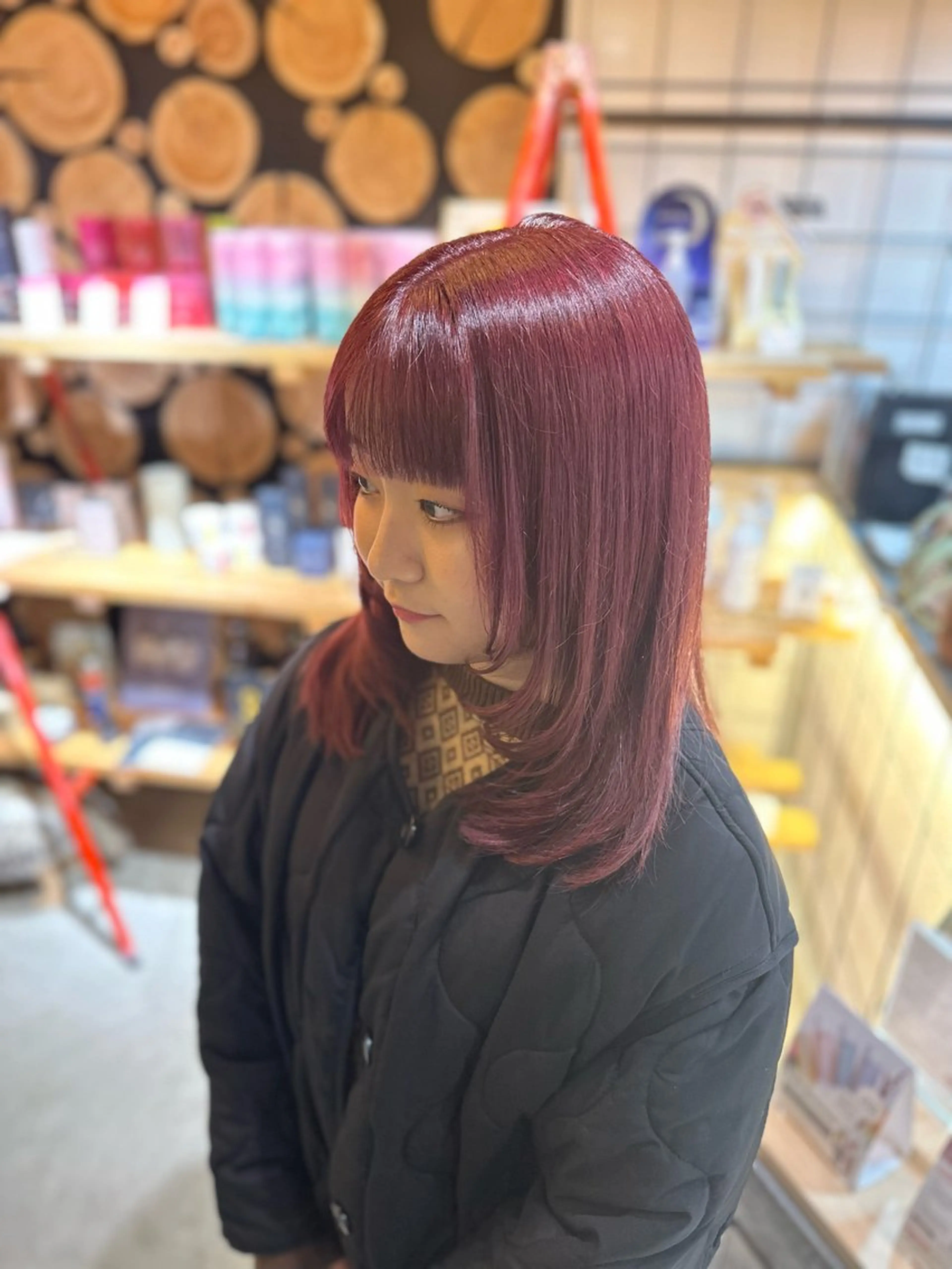 セミロング カラー レイヤーカット 溜 一太のヘアスタイル