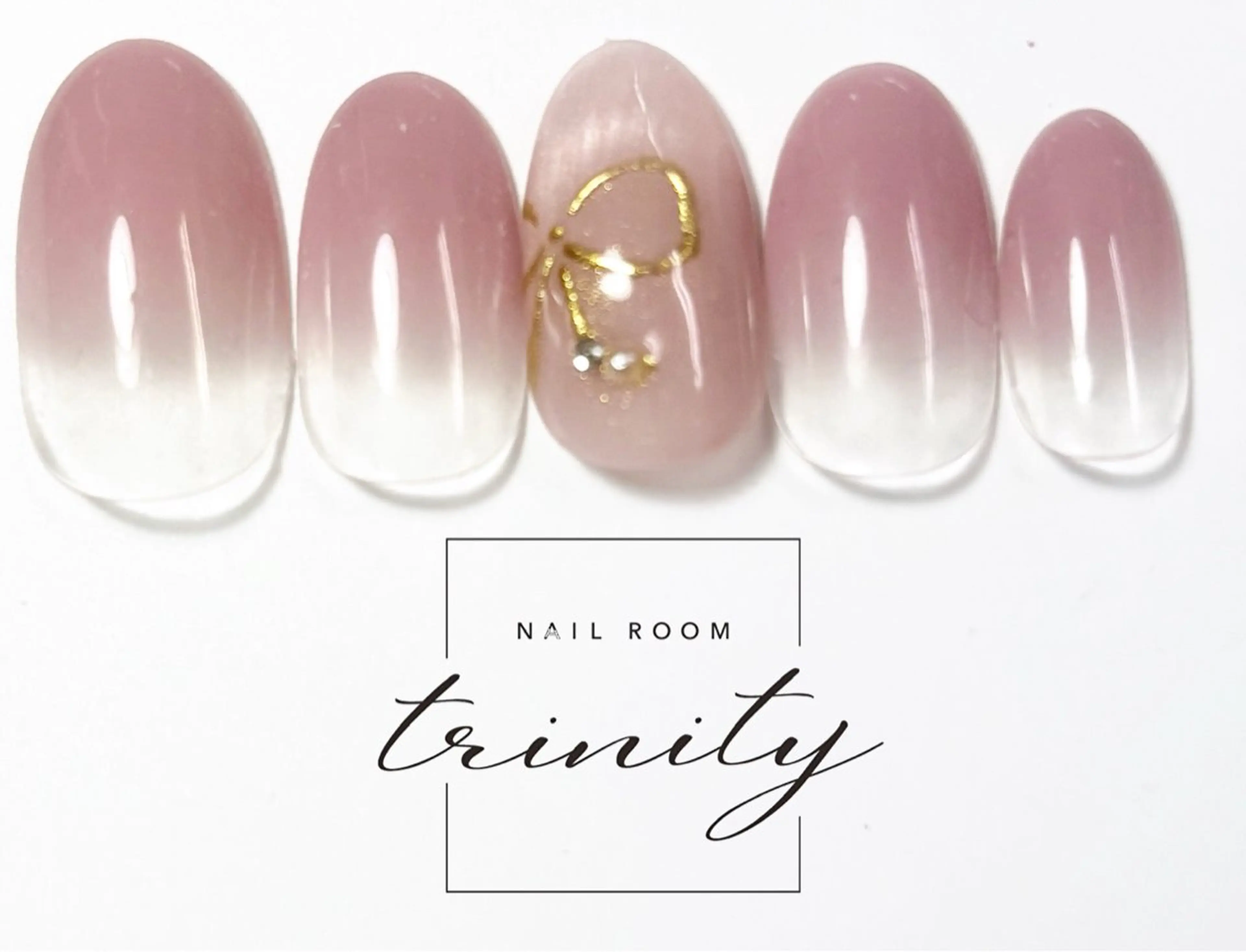 ネイル Trinity ネイリストスタッフのネイルデザイン