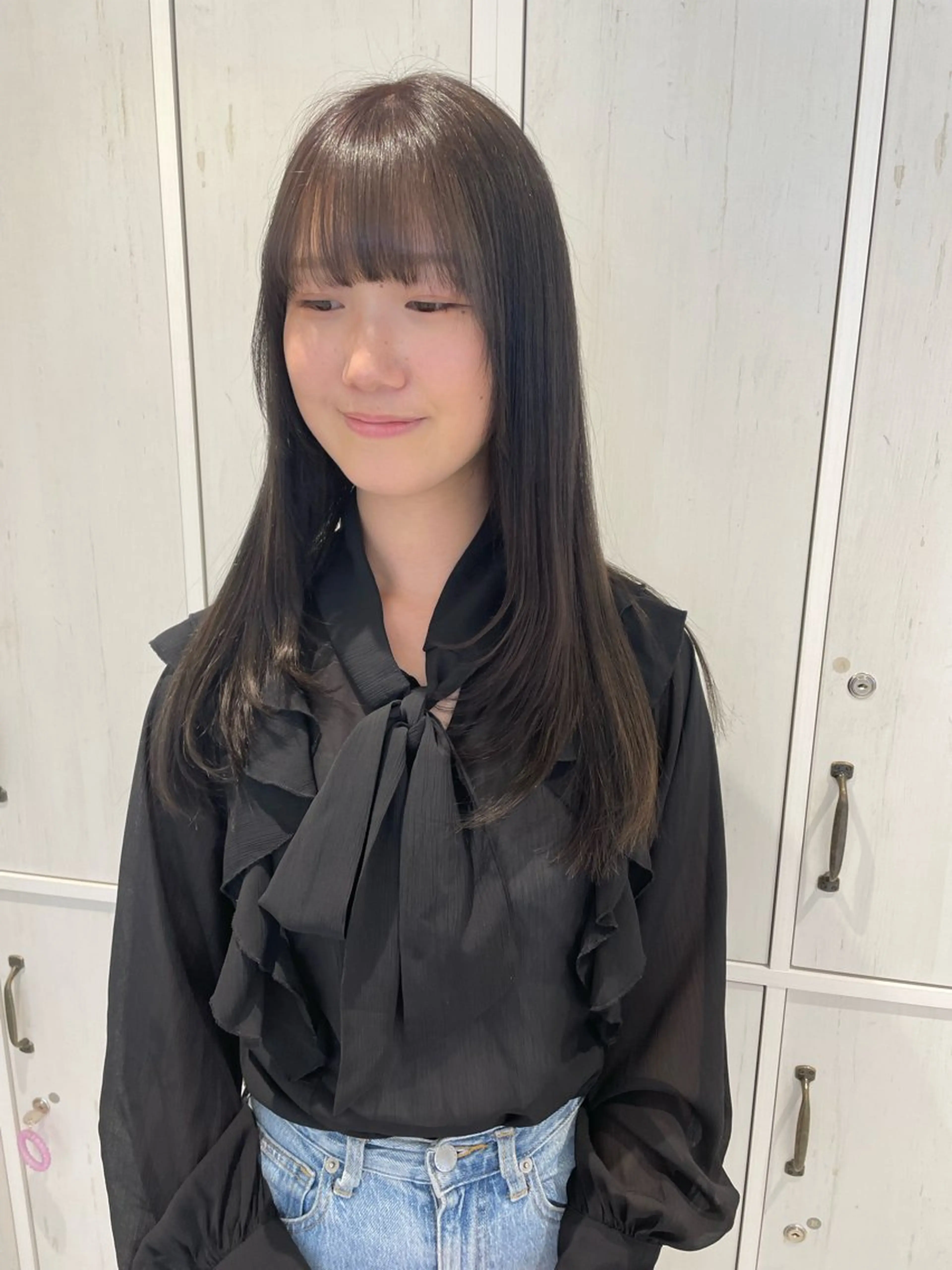 ロング カラー ヘアアレンジ グレージュ ラベンダーカラー ラベンダーグレージュ ラベンダーグレー レイヤーカット 西野 楓加のヘアスタイル