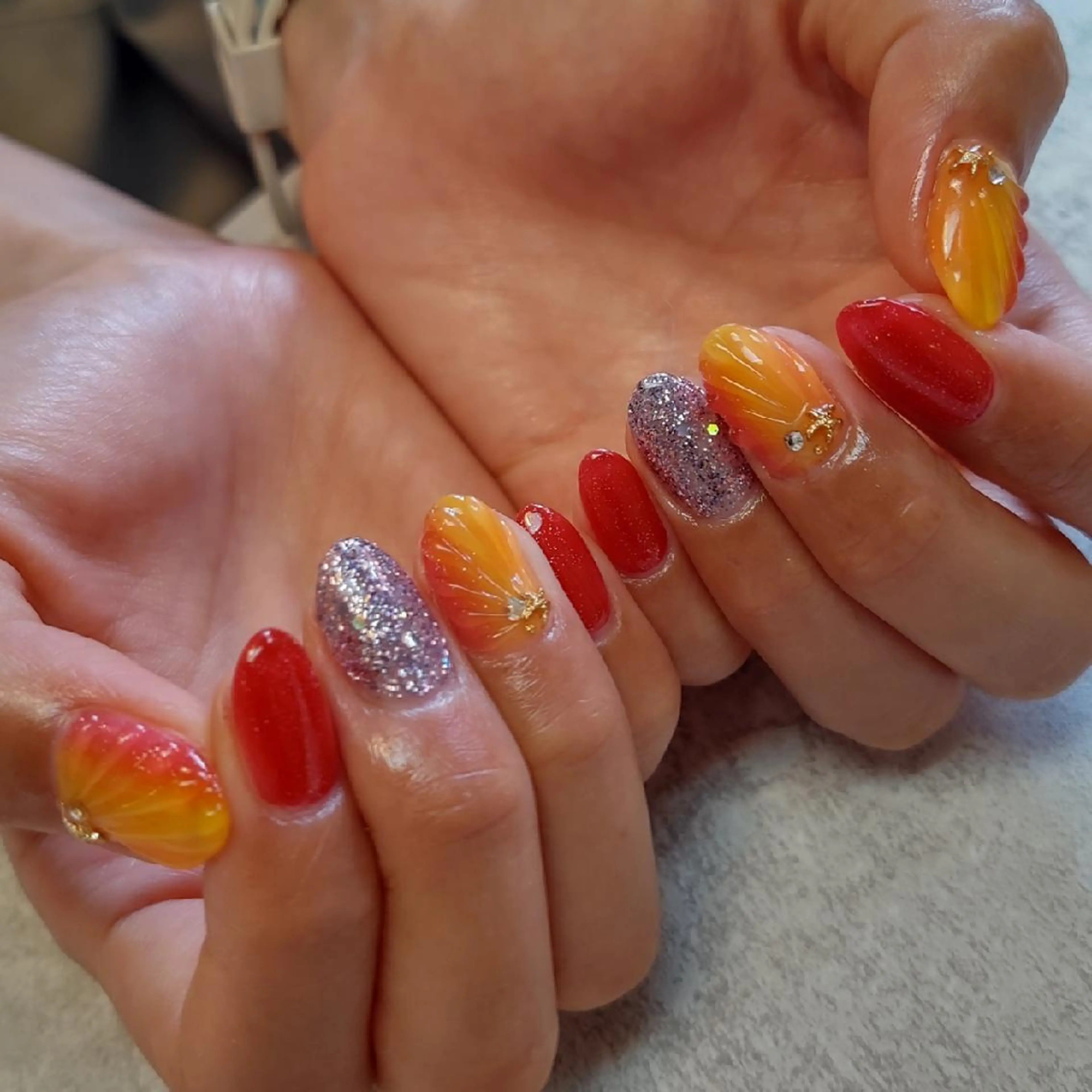 ネイル ジェヌインネイル 河内のネイルデザイン