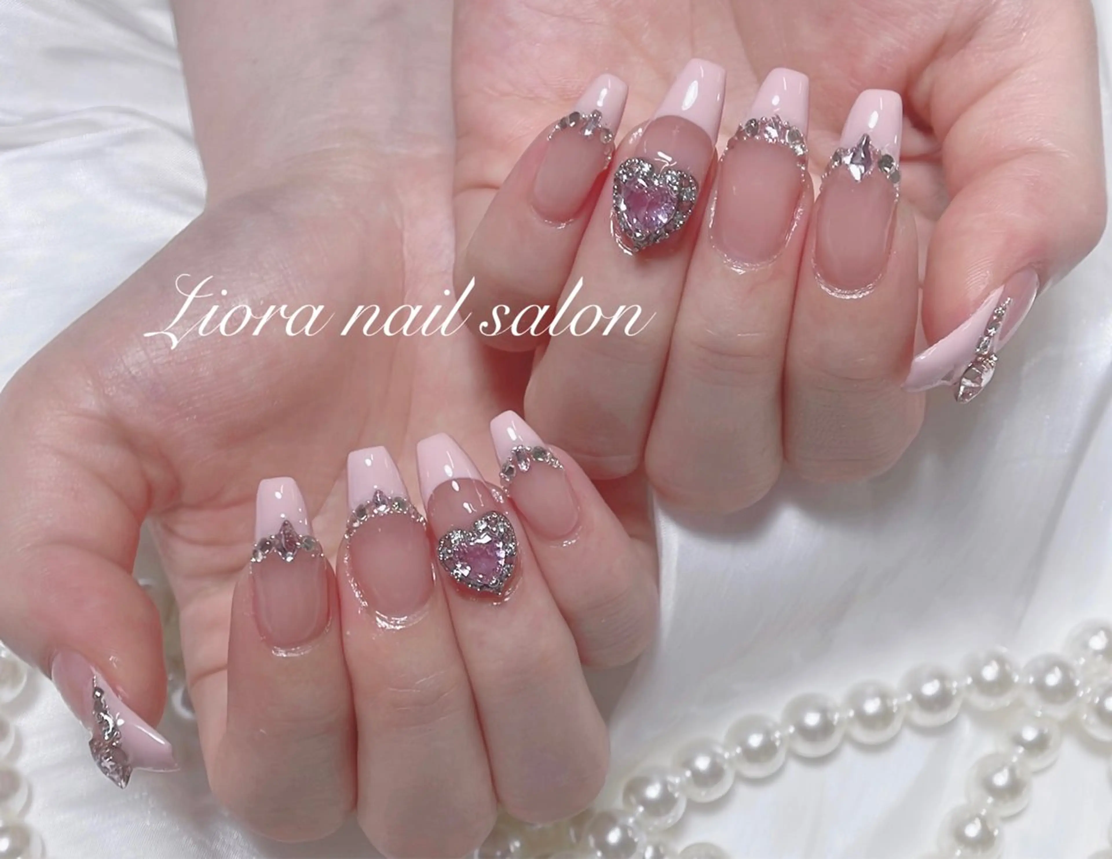 ネイル フレンチネイル ジェルネイル ガーリー グラデーション キラキラネイル ハンドネイル Liora ネイルサロン所属・Liora nail salonのネイルデザイン