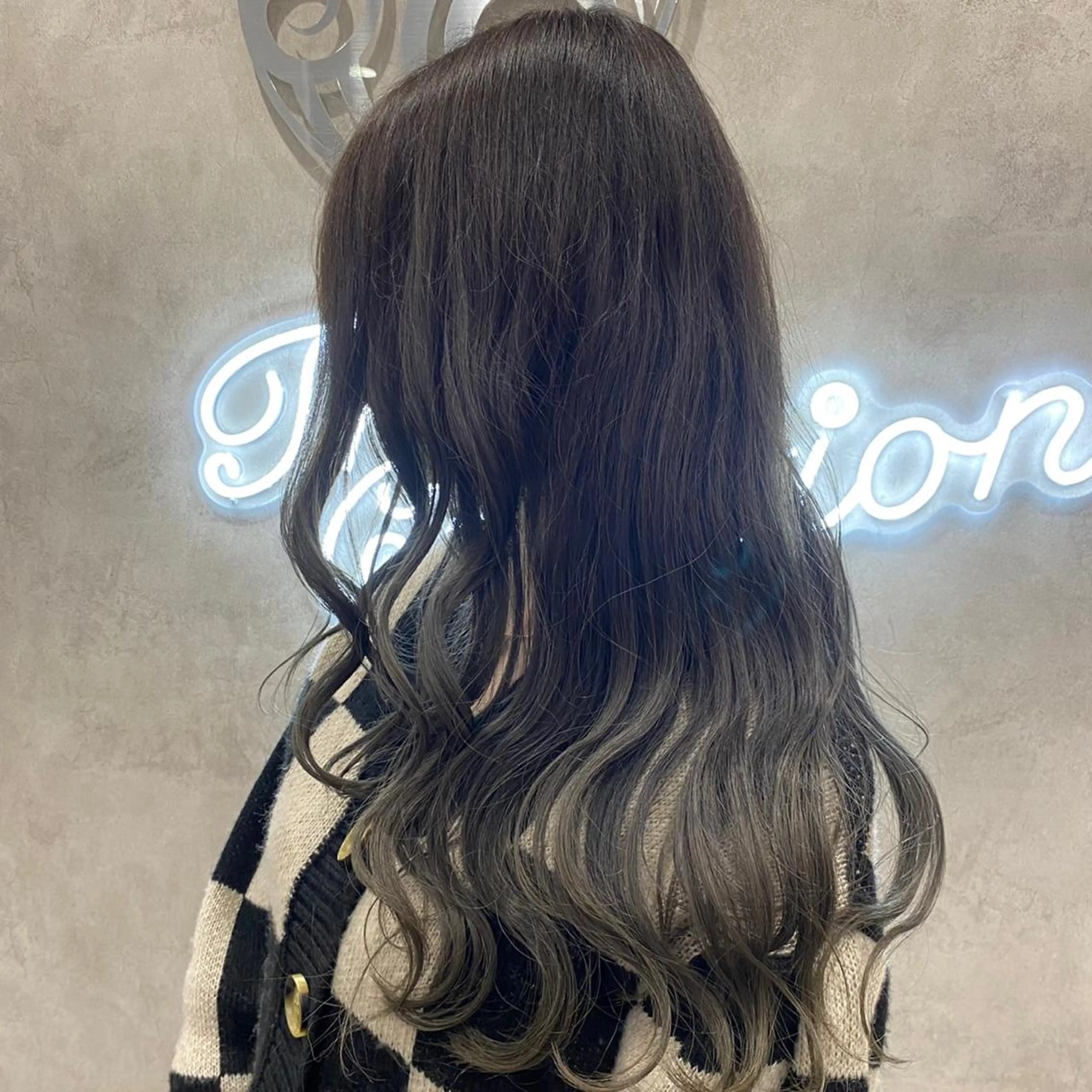 ロング シールエクステ ボブ エクステ ハイライト 髪質改善 ミルクティーハイトー ン💖副店長mikaのヘアスタイル