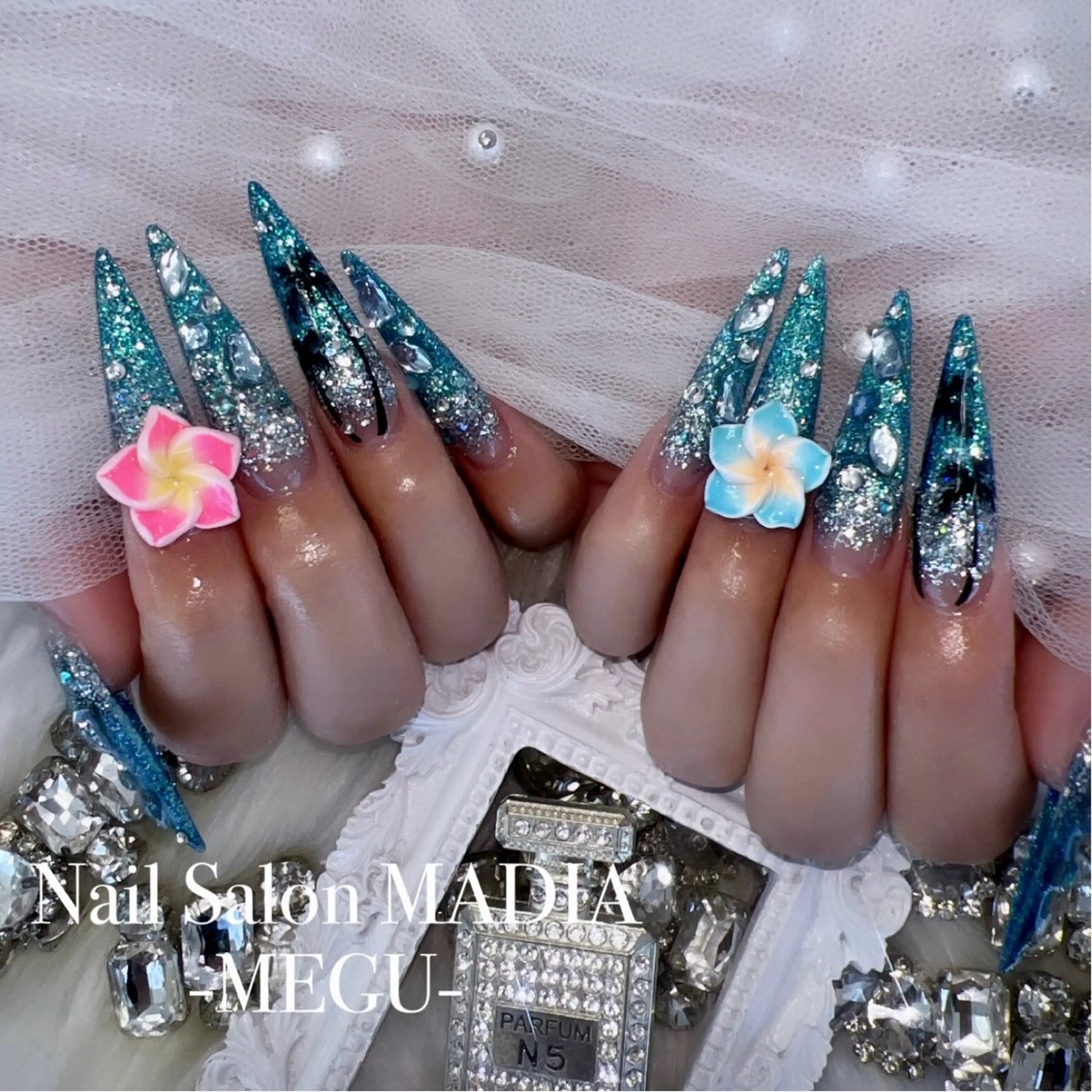 ネイル MADIA藤沢所属・MADIA MEGUのネイルデザイン