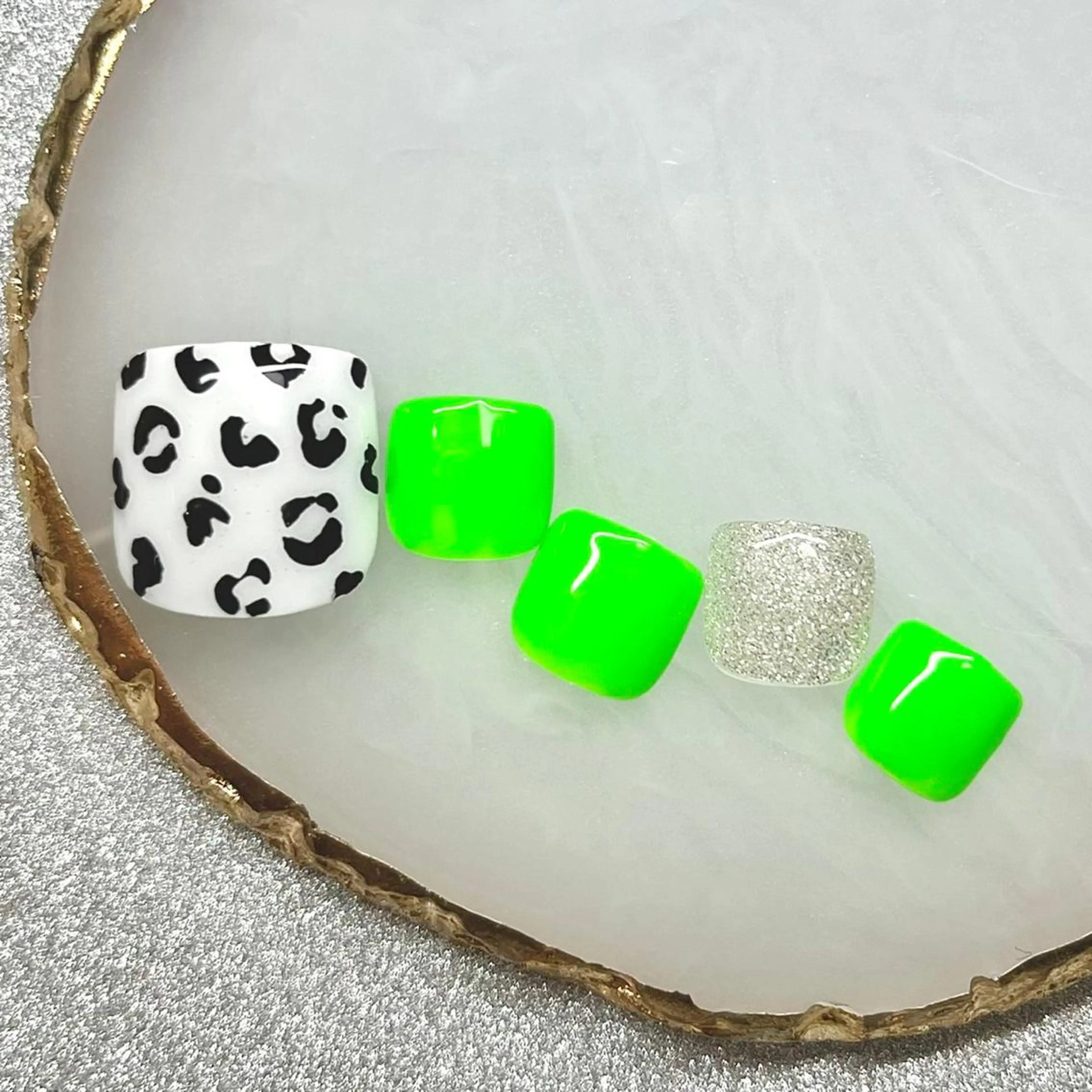 ネイル フットネイル Alohi nail salonのネイルデザイン