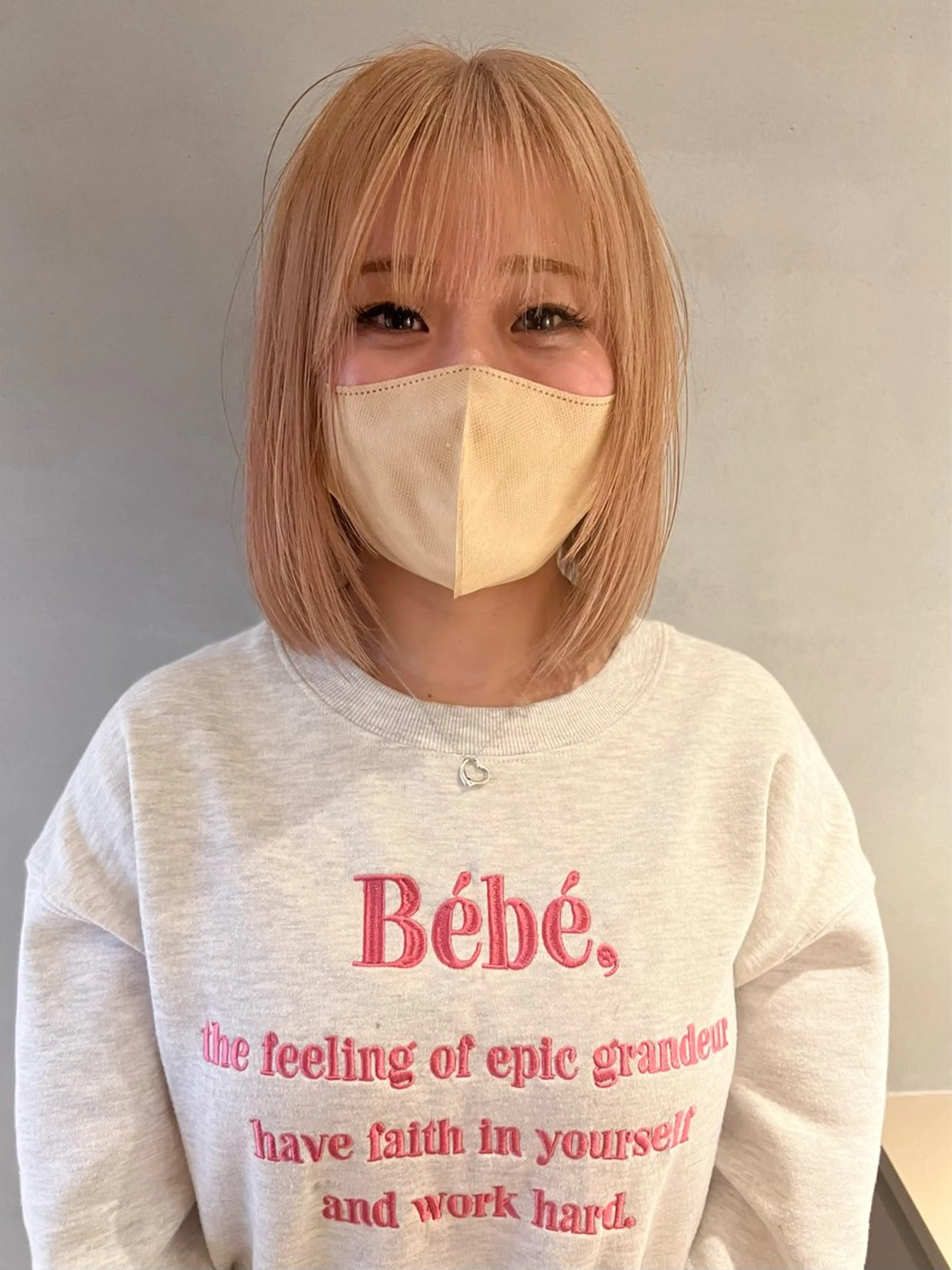 セミロング ヘアカラー ミルクティーベージュ outaのヘアスタイル