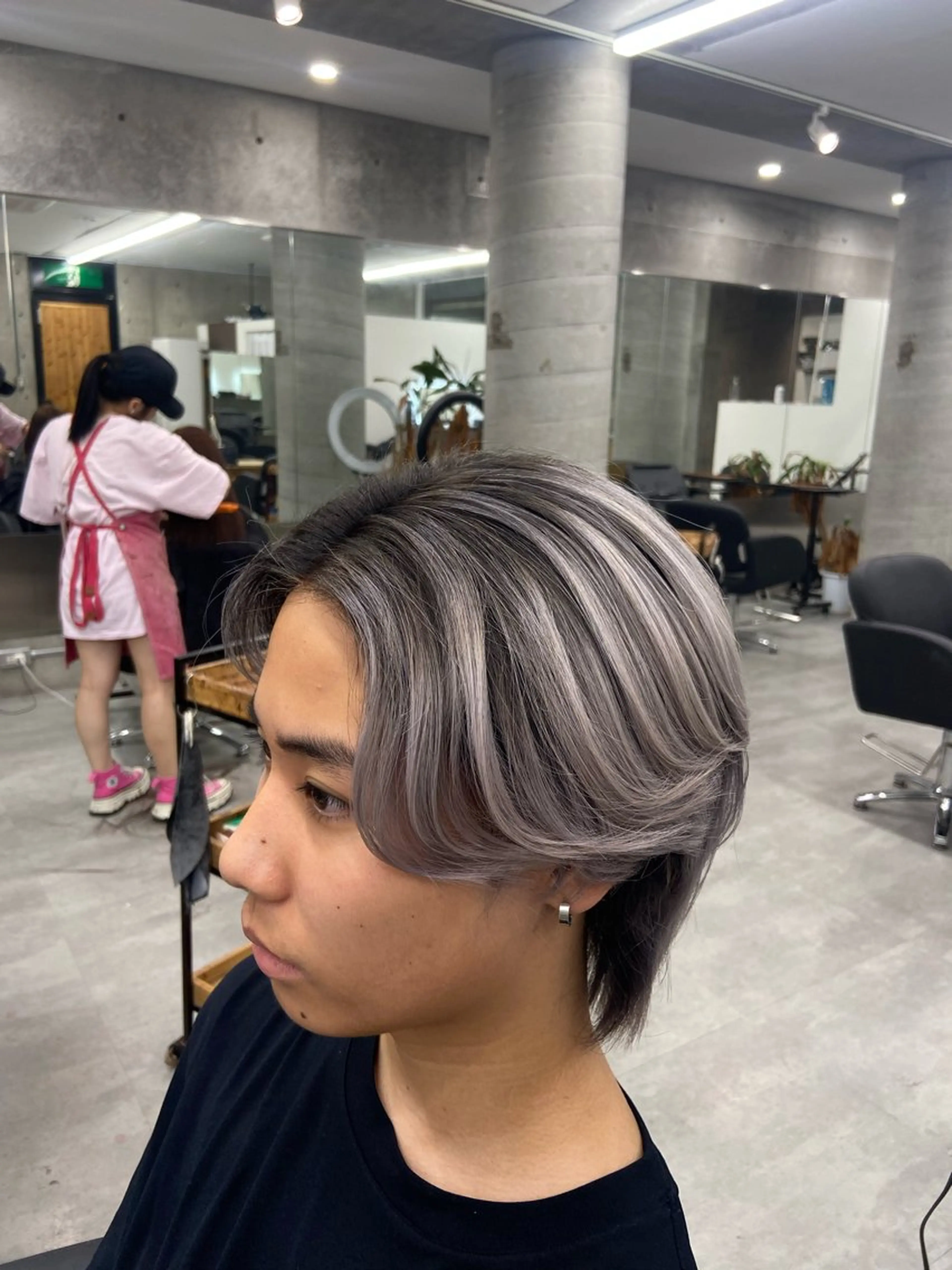 カラー メンズ シルバー ヘアカラー Kotoko🖤/海 外/バレイヤージュのヘアスタイル