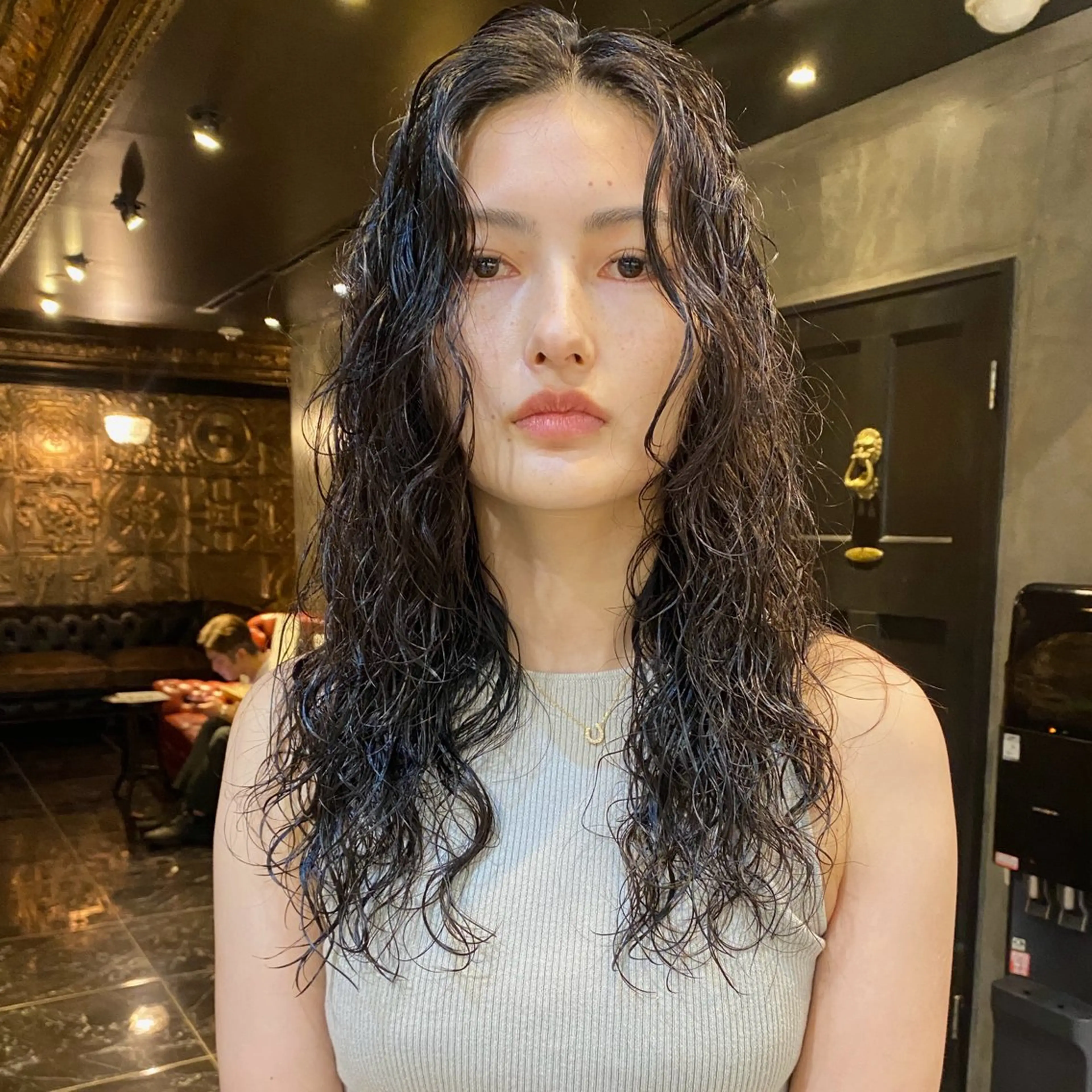 セミロング パーマ セミロングパーマ レイヤーカット カット パーマ トリートメント ◽️モードヘア◽️ SHOUTOのヘアスタイル