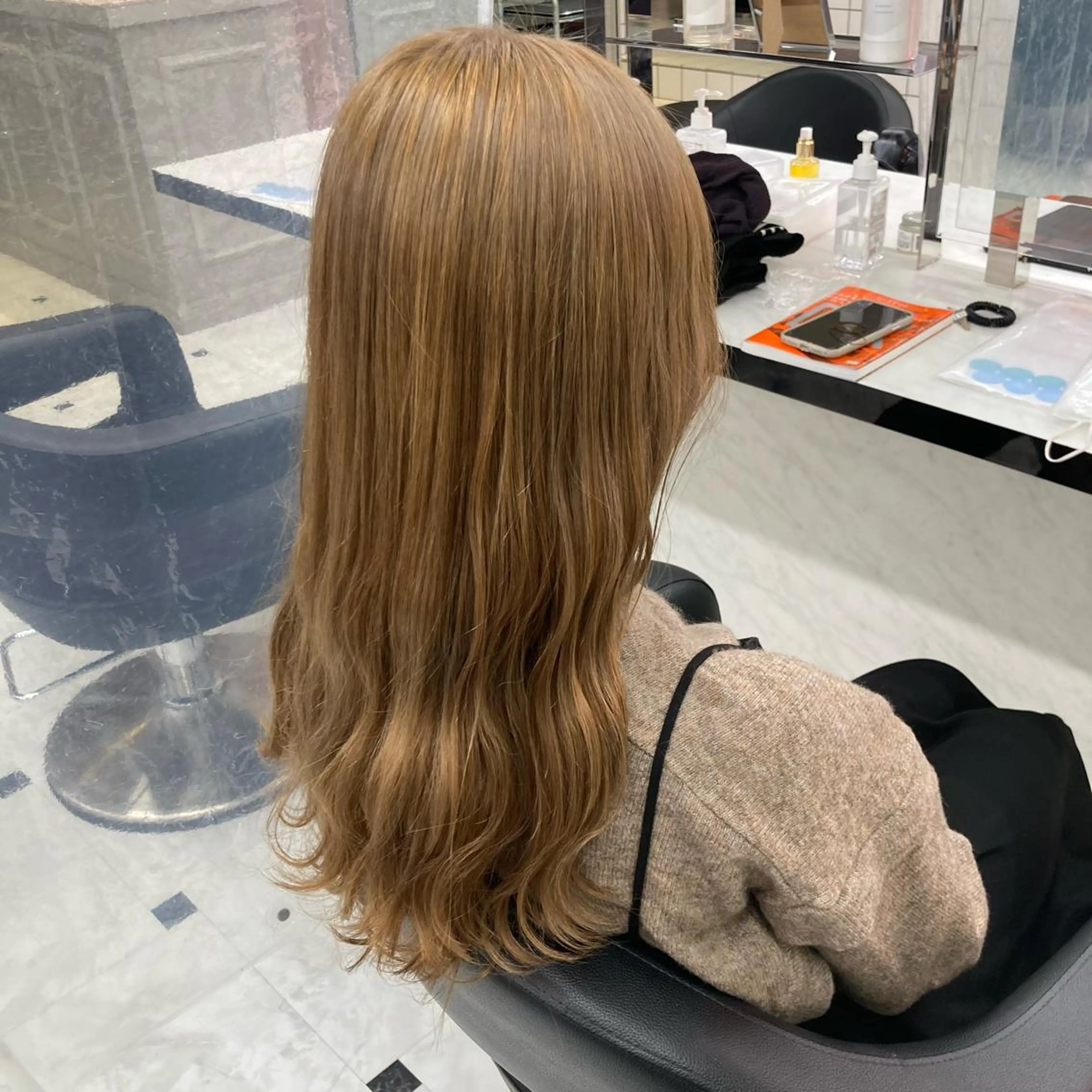 ロング カラー 似合わせカット カット ヘアカラー トリートメント ヘッドスパ ヘアセット 上野/駅近　徒歩5分 /ハイトーン/えみるのヘアスタイル