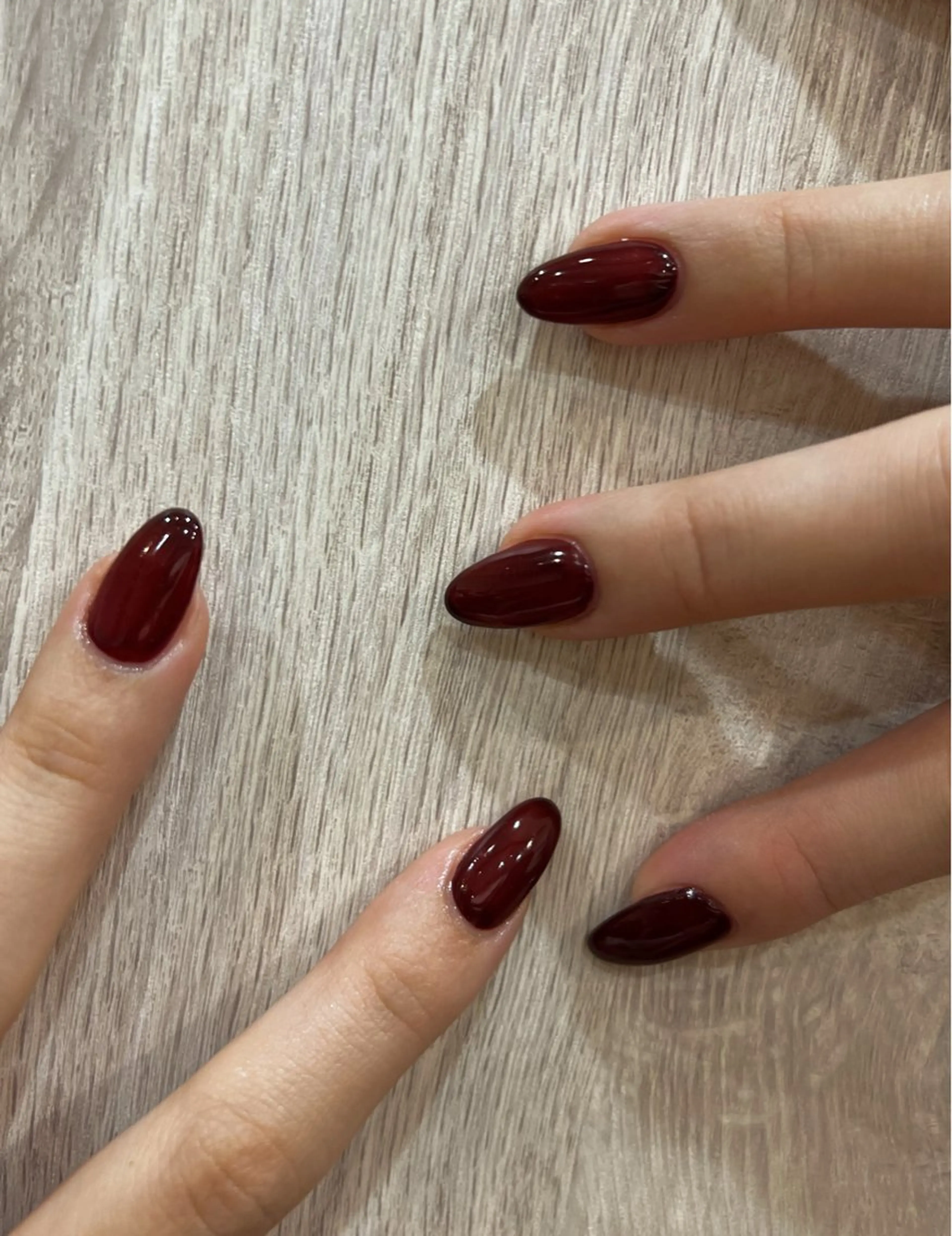 ネイル ボルドー ワンカラーネイル LAKATOCCA ..hidemiのヘアスタイル