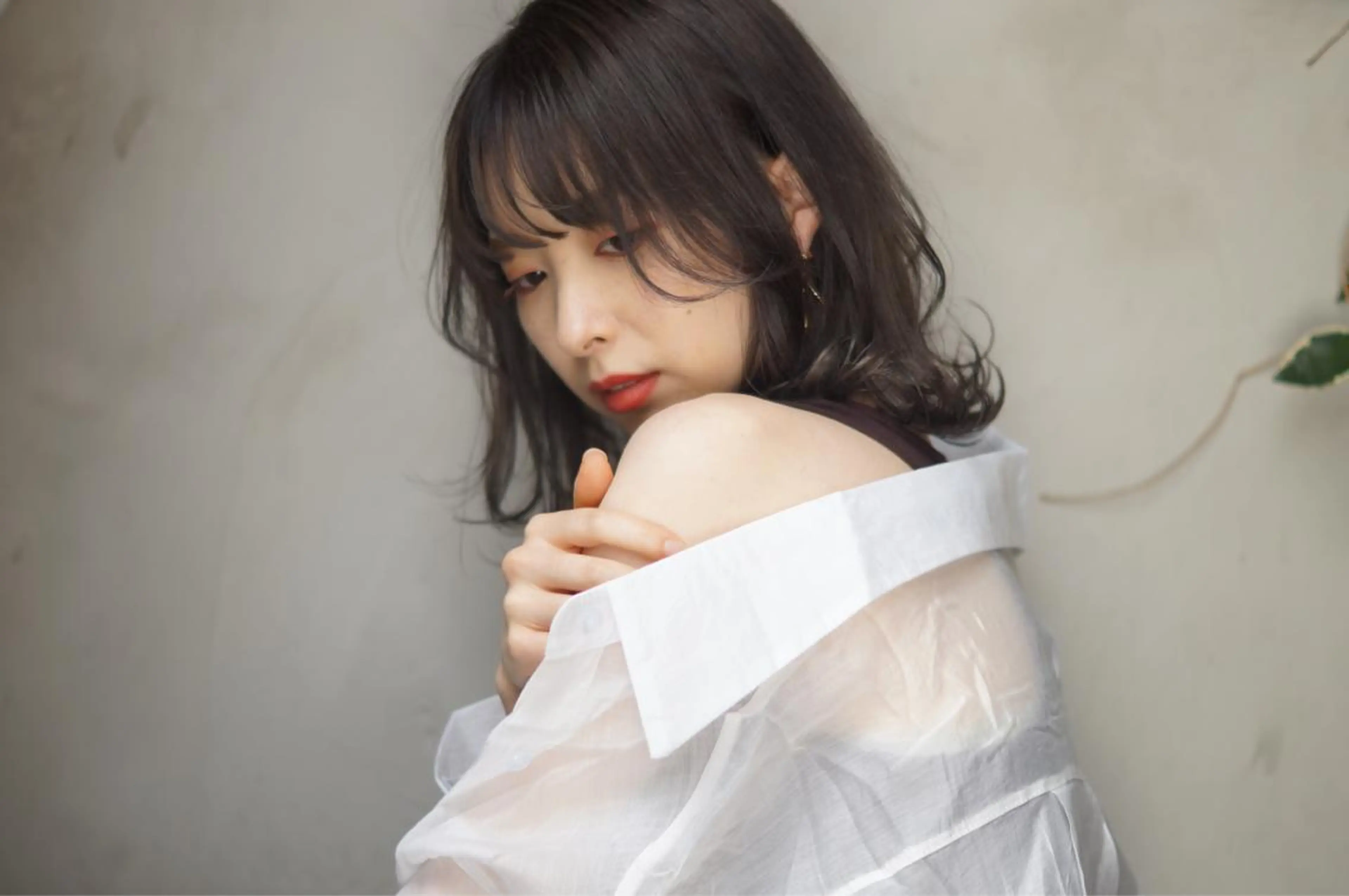 ミディアム アッシュ 外国人風カラー ハイライト 髪質改善 韓国風ヘア カット ヘアカラー トリートメント hoNua. 栄/透明感カラーのヘアスタイル