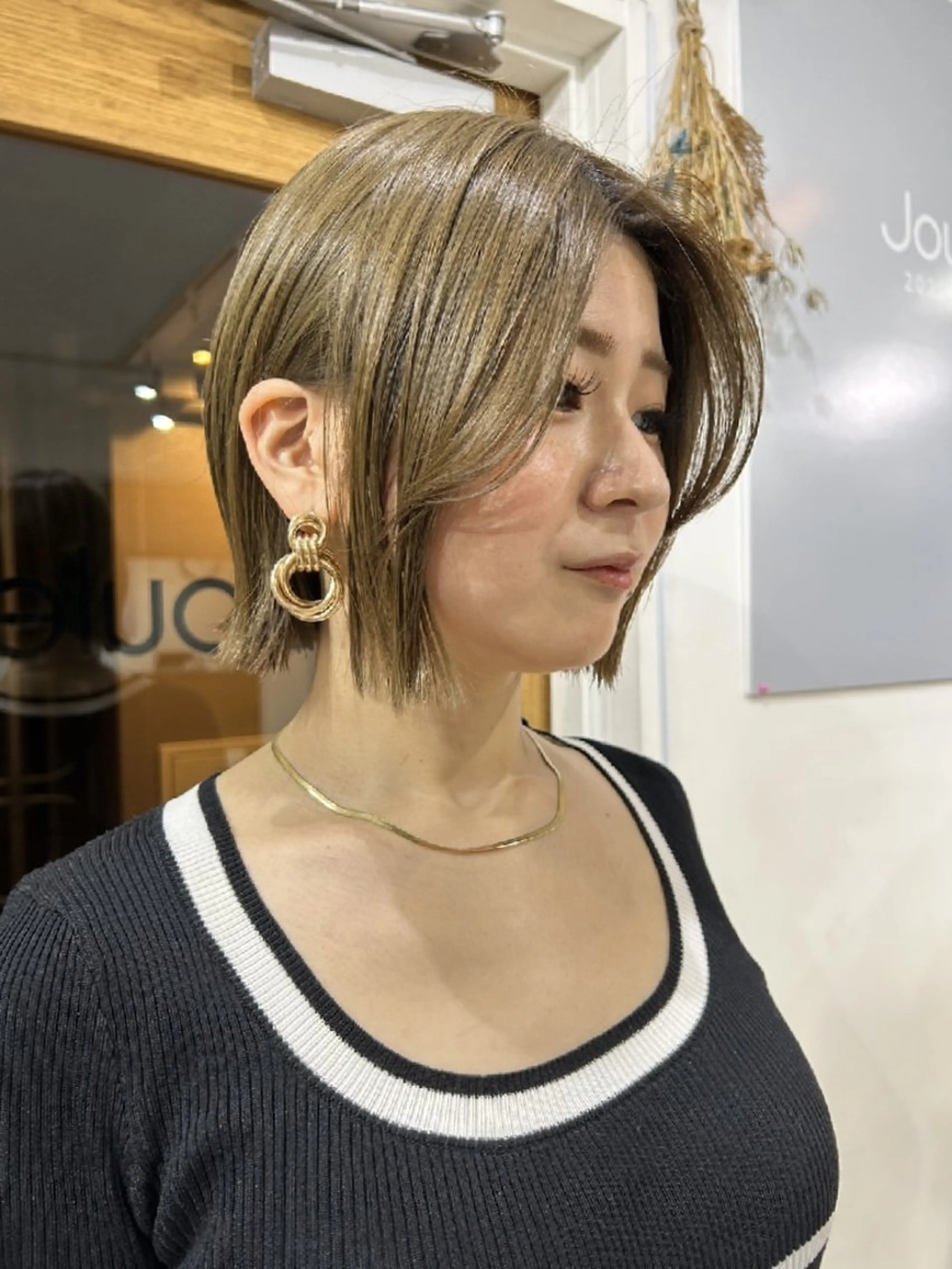 ショート 切りっぱなしボブ ボブ 🌈扱いやすいボブ× ブリーチ🌈TAMEのヘアスタイル