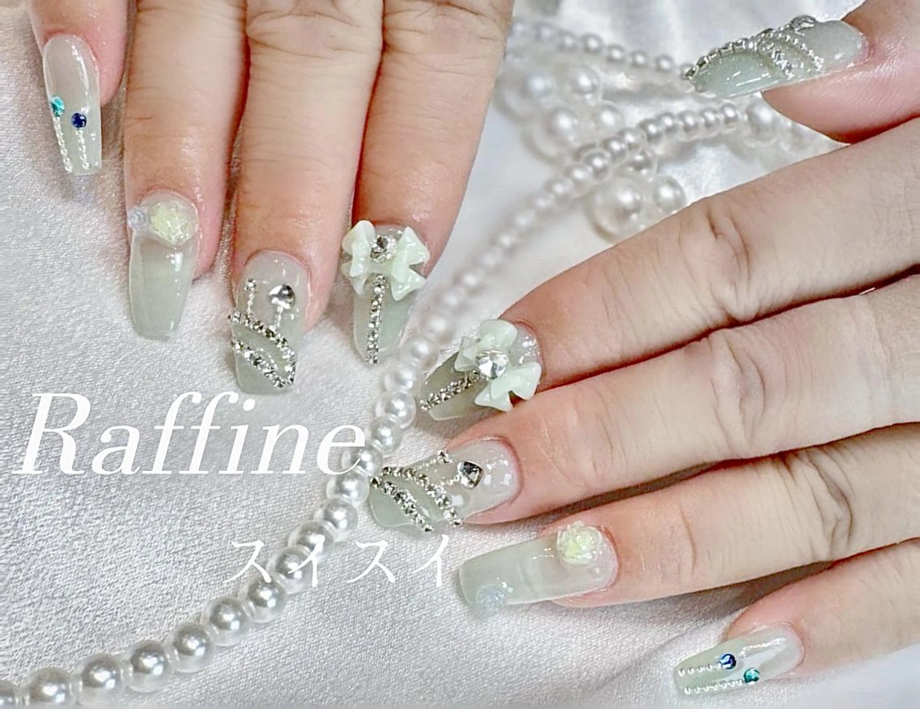 ネイル RAFFINE 月🦋🩵のネイルデザイン