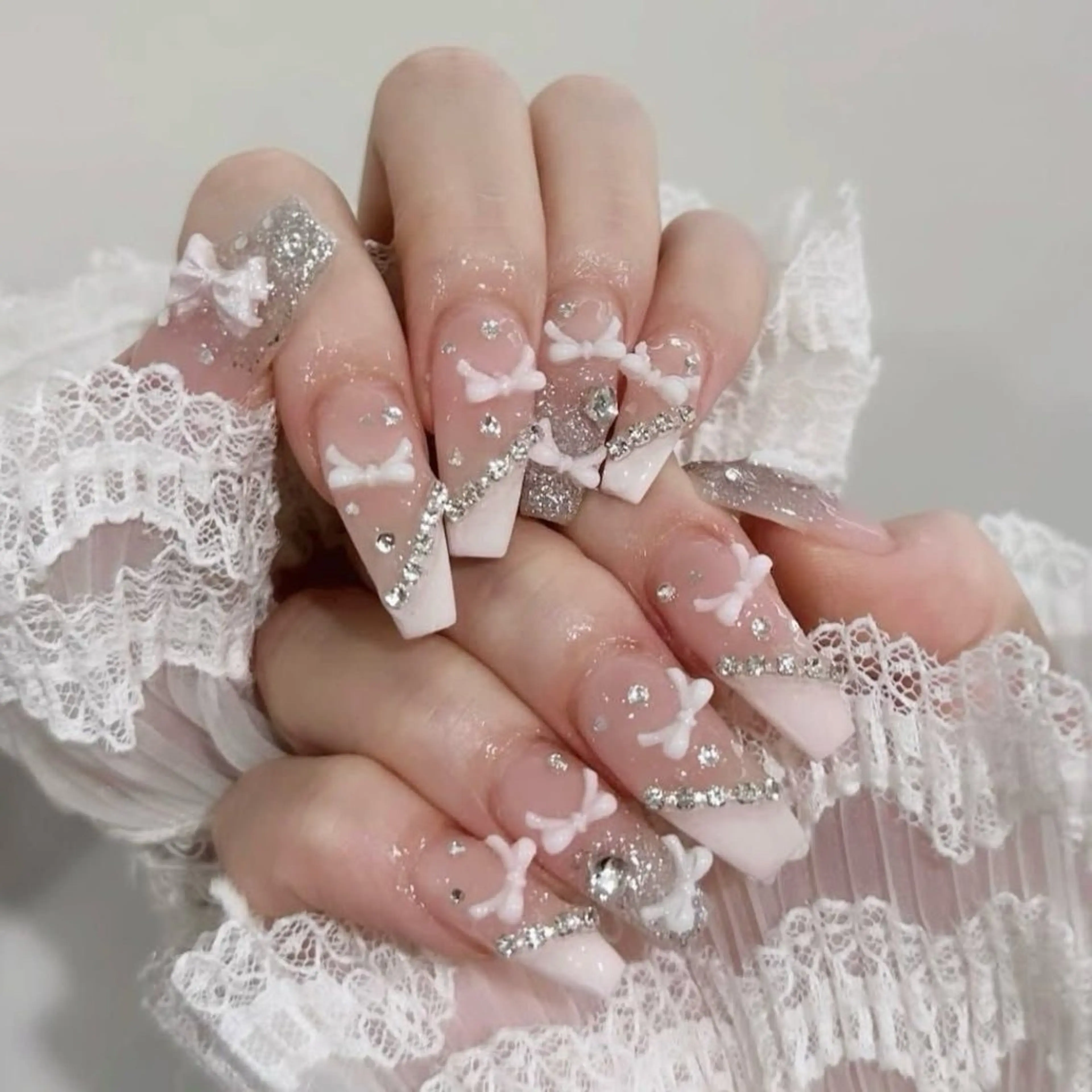 ネイル アートネイル ブラウン チークネイル フレンチネイル グリーン ハンドネイル ハンドケア Nova Nail Nambaのネイルデザイン