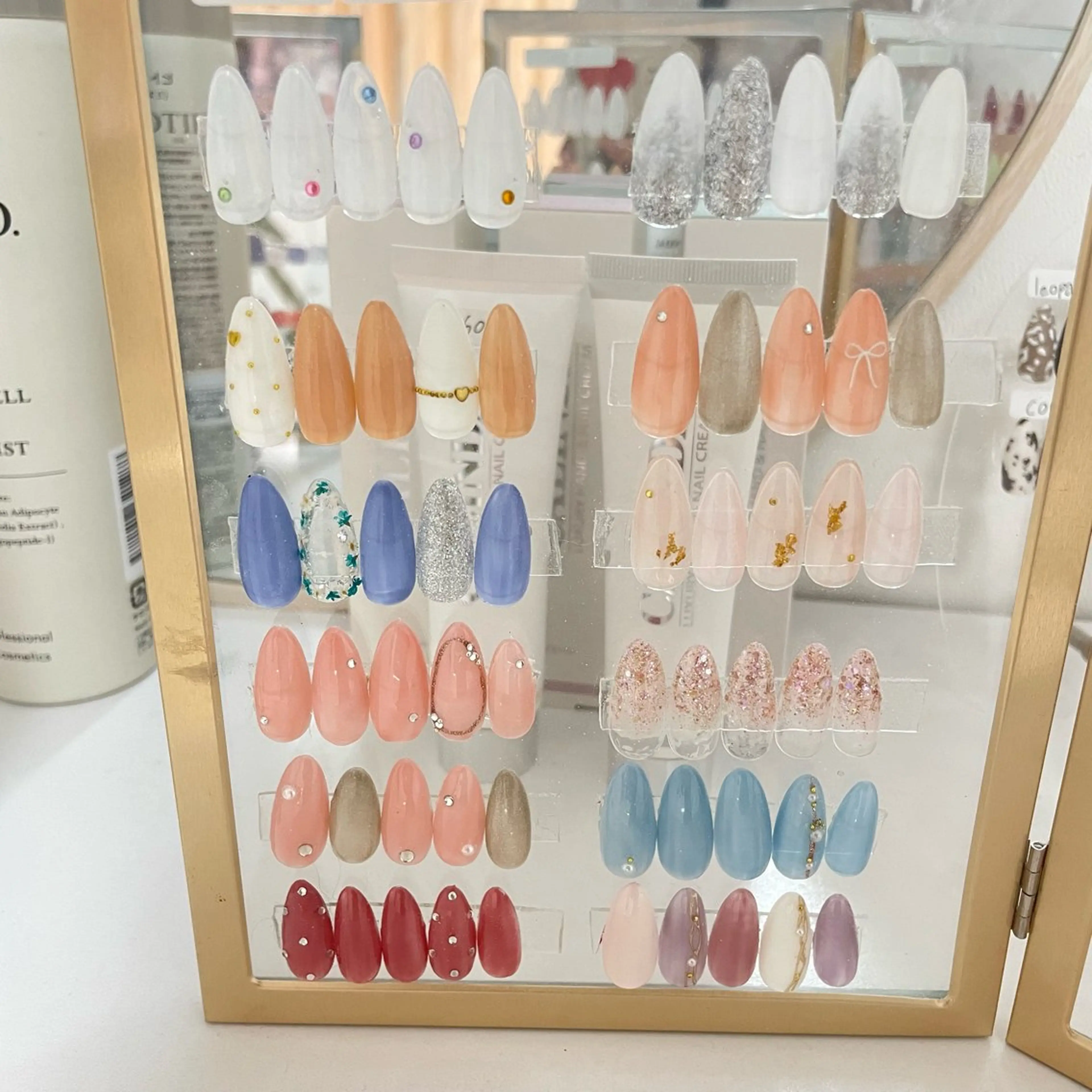 シンプルネイル💅✨色・配置も変更可能です。※オフ＆ケア込みの写真