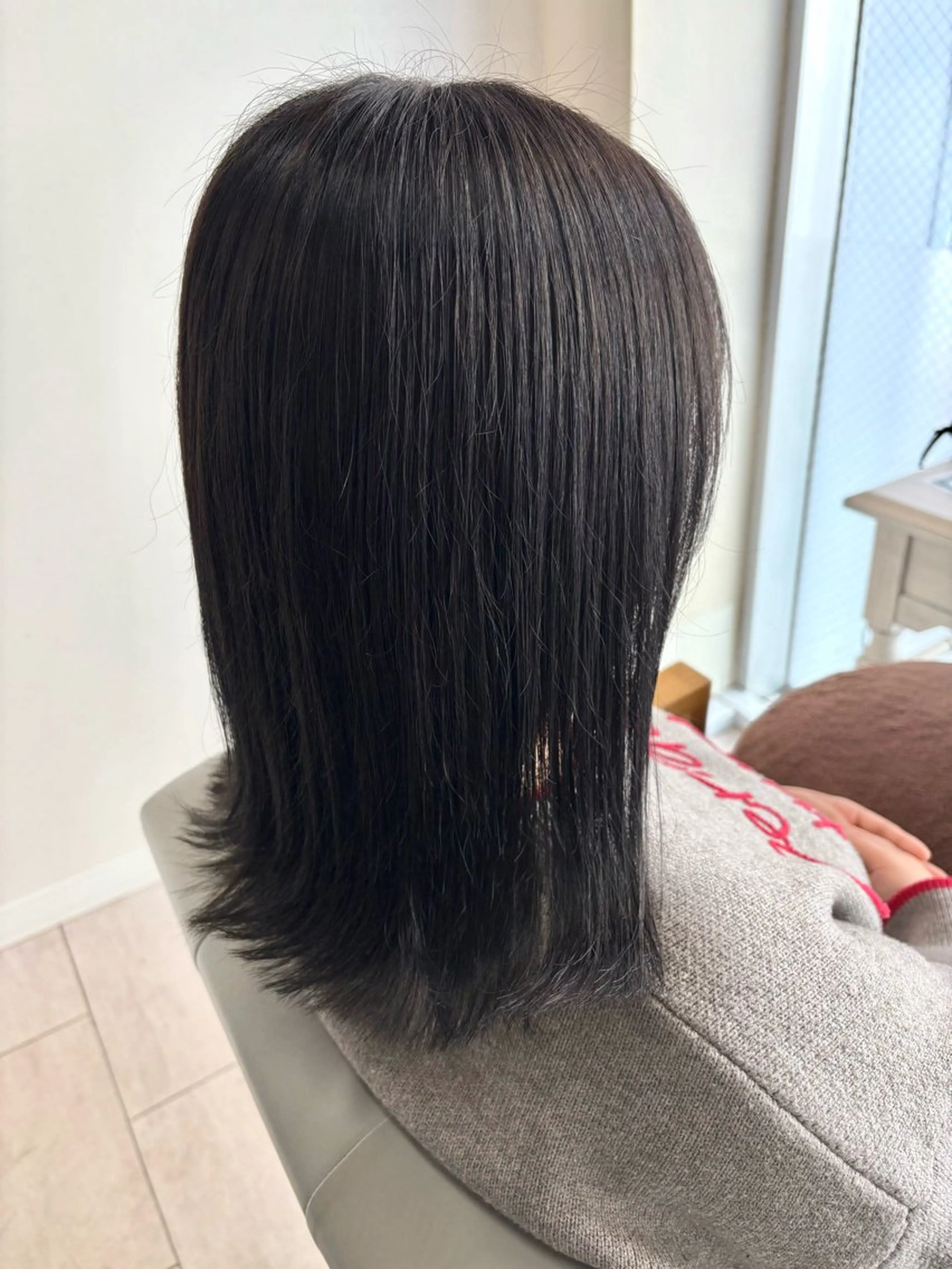 ミディアム カラー 黒髪 ブルーカラー ブルーブラック 髪質改善　Ｃｈｅｒｉｅ　ｃｏａ　仙台店【髪質改善サロン】所属・阿部 美鈴のヘアスタイル