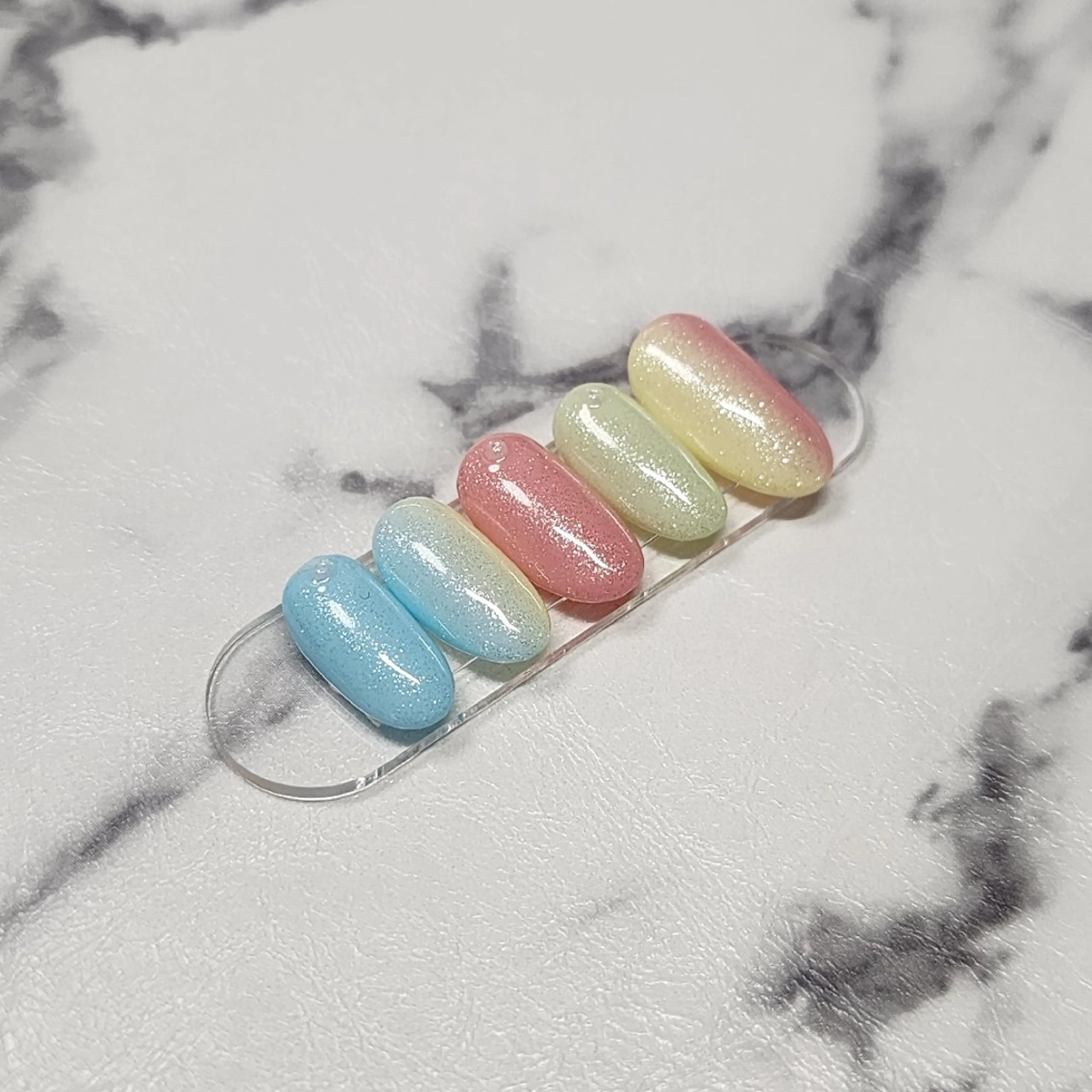 ネイル シンプルネイル 春ネイル NailSalon＆HandmadeShop♾️Eight♾️所属・NailSalon ♾️Eight♾️のネイルデザイン