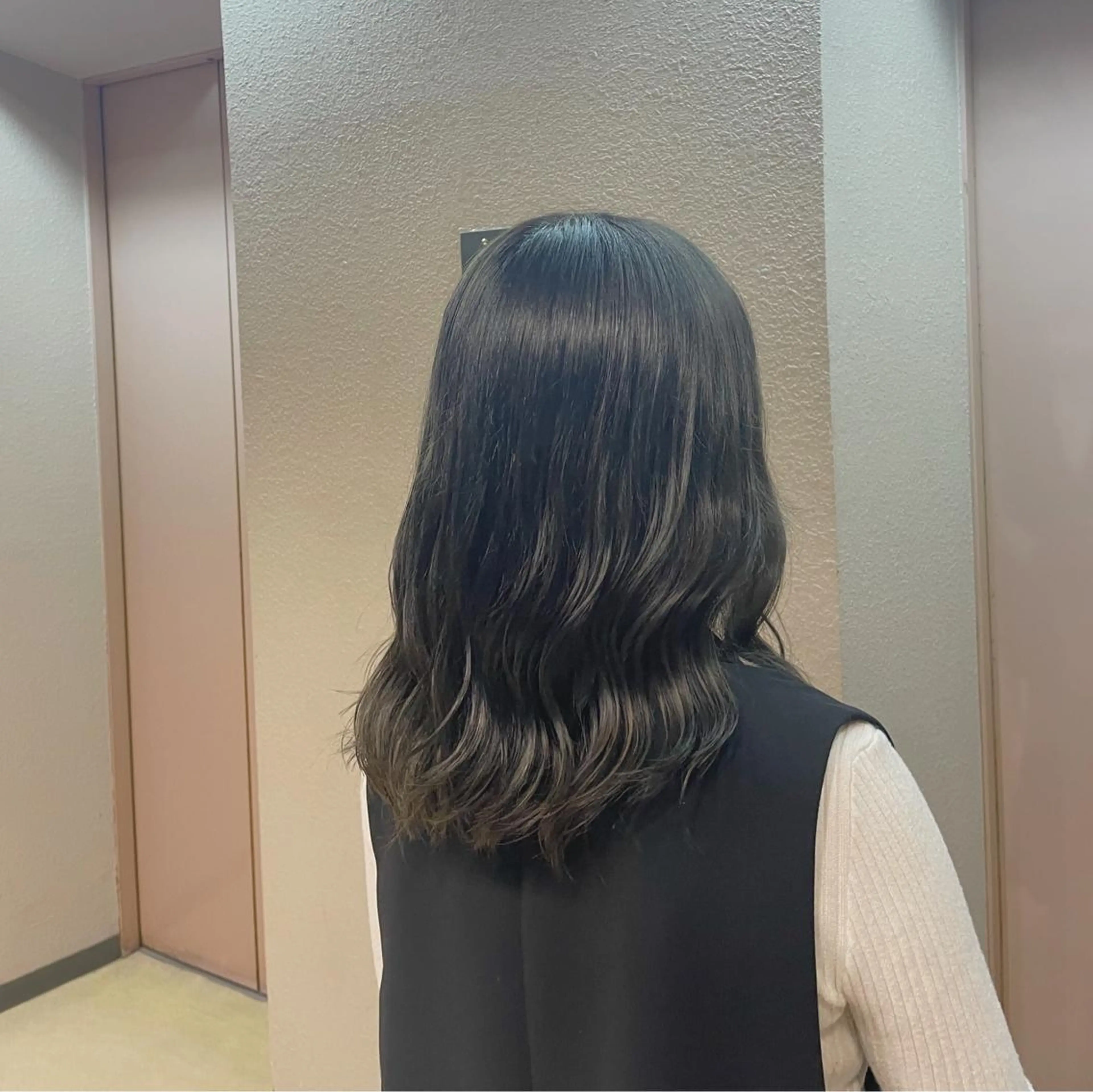 セミロング カラー カット ヘアカラー トリートメント 中嶋 紘夢のヘアスタイル